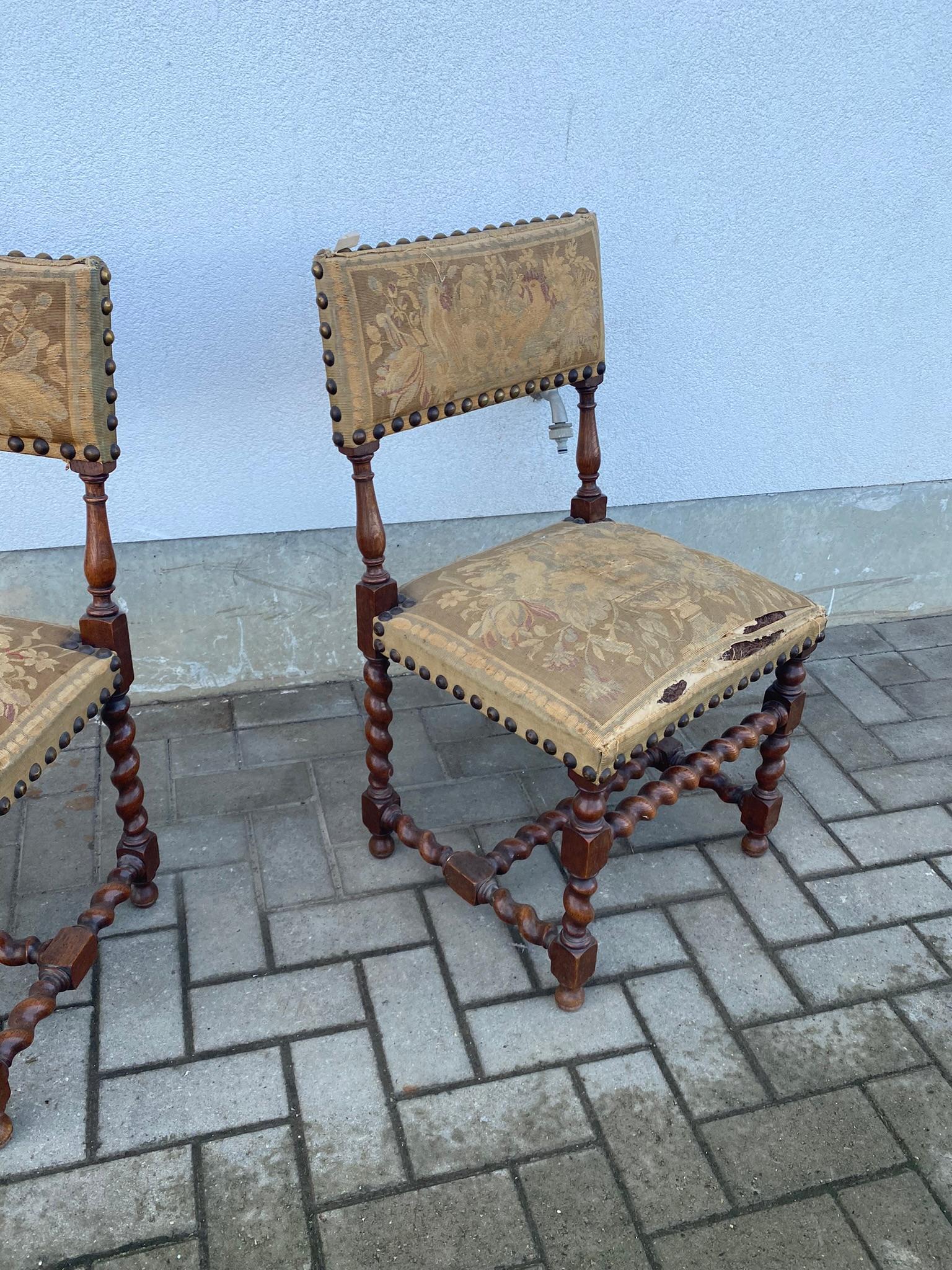 Zwei Stühle im Stil Louis XIII, um 1900 (Louis XIII.) im Angebot