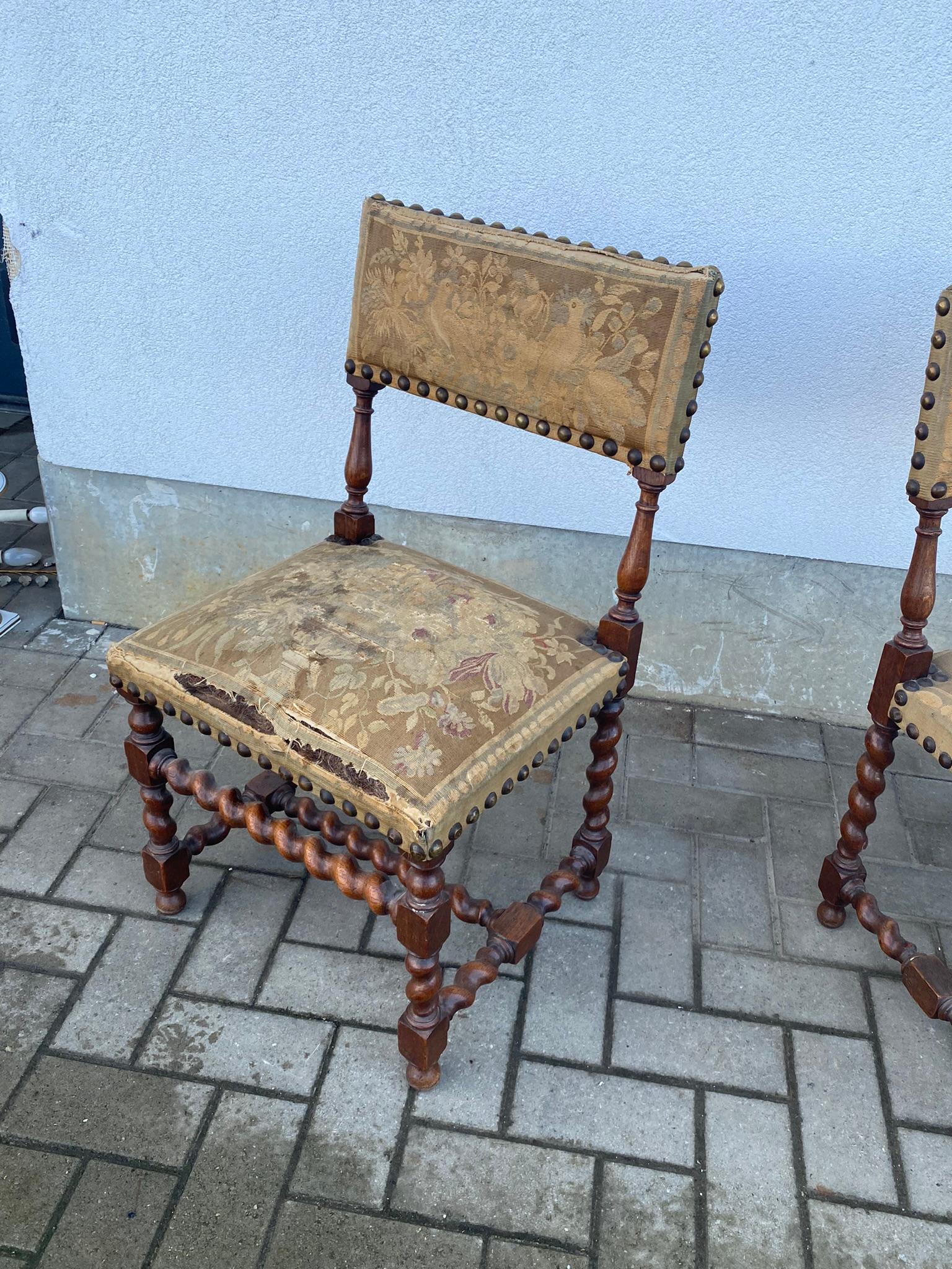 Tapisserie Deux chaises de style Louis XIII, vers 1900 en vente