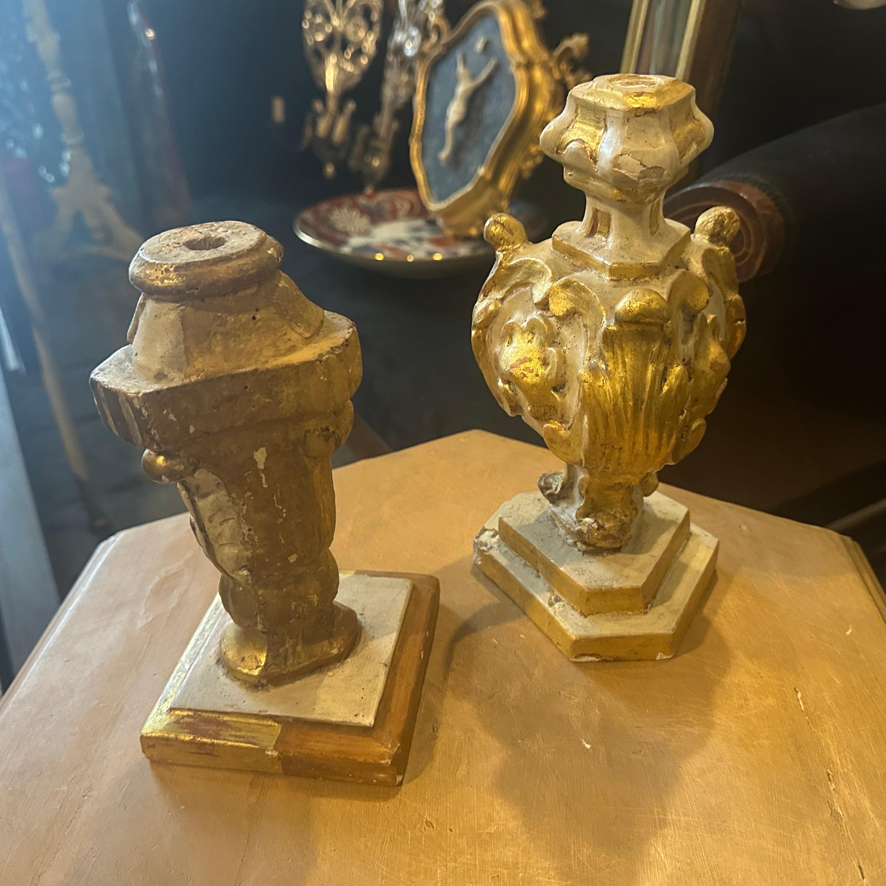 Zwei sizilianische Palmenständer aus weiß lackiertem und vergoldetem Holz im Stil Ludwig XV. im Angebot 3