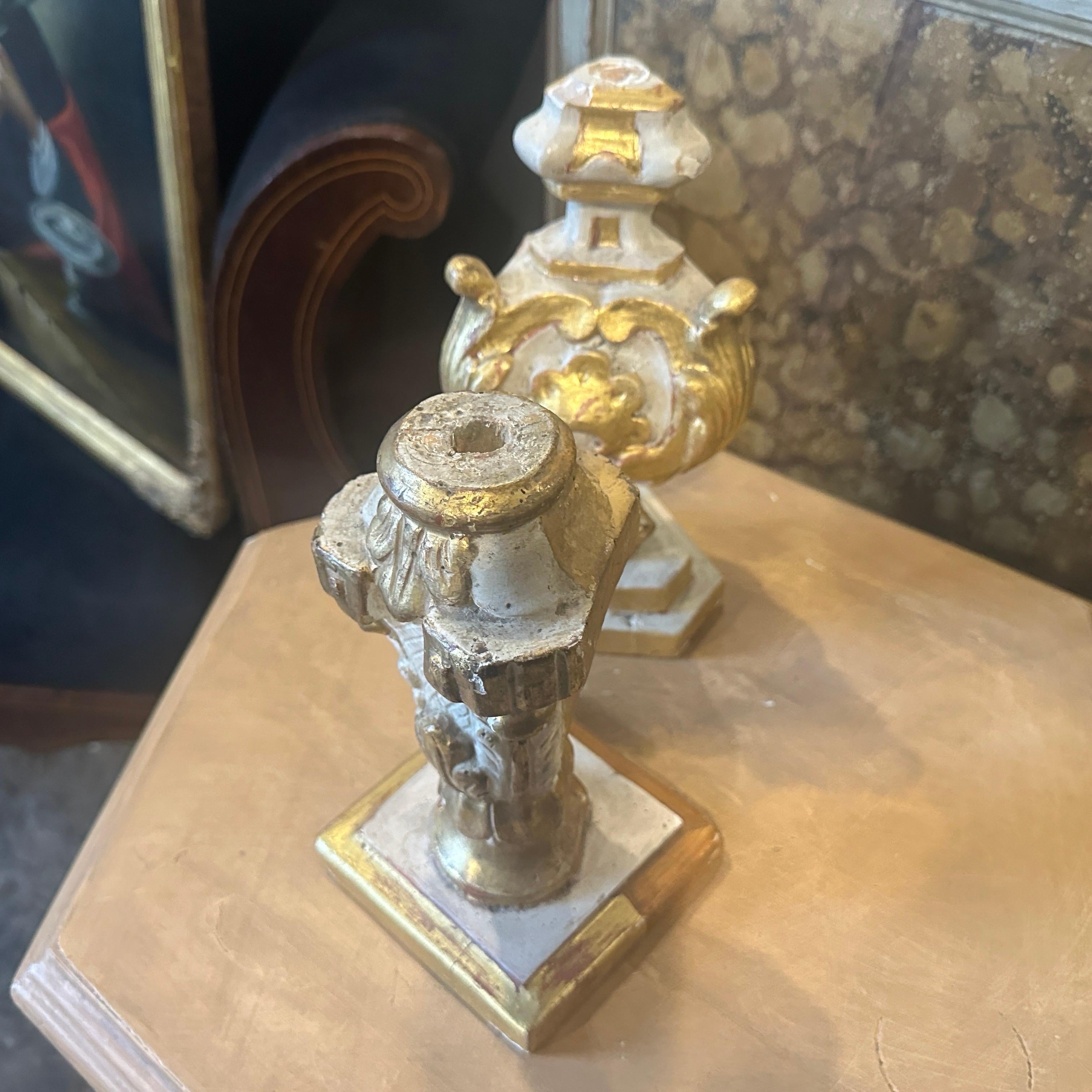 Zwei sizilianische Palmenständer aus weiß lackiertem und vergoldetem Holz im Stil Ludwig XV. im Angebot 4