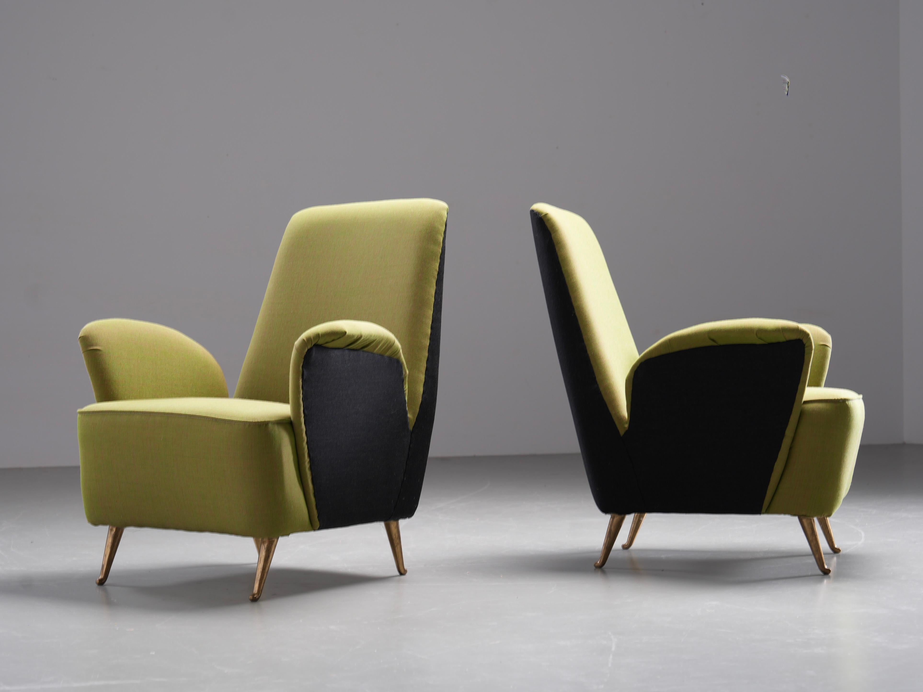 Metà XX secolo Due sedie da salotto di Fabrice Bergamo in tessuto e ottone, Italia, anni '50 in vendita