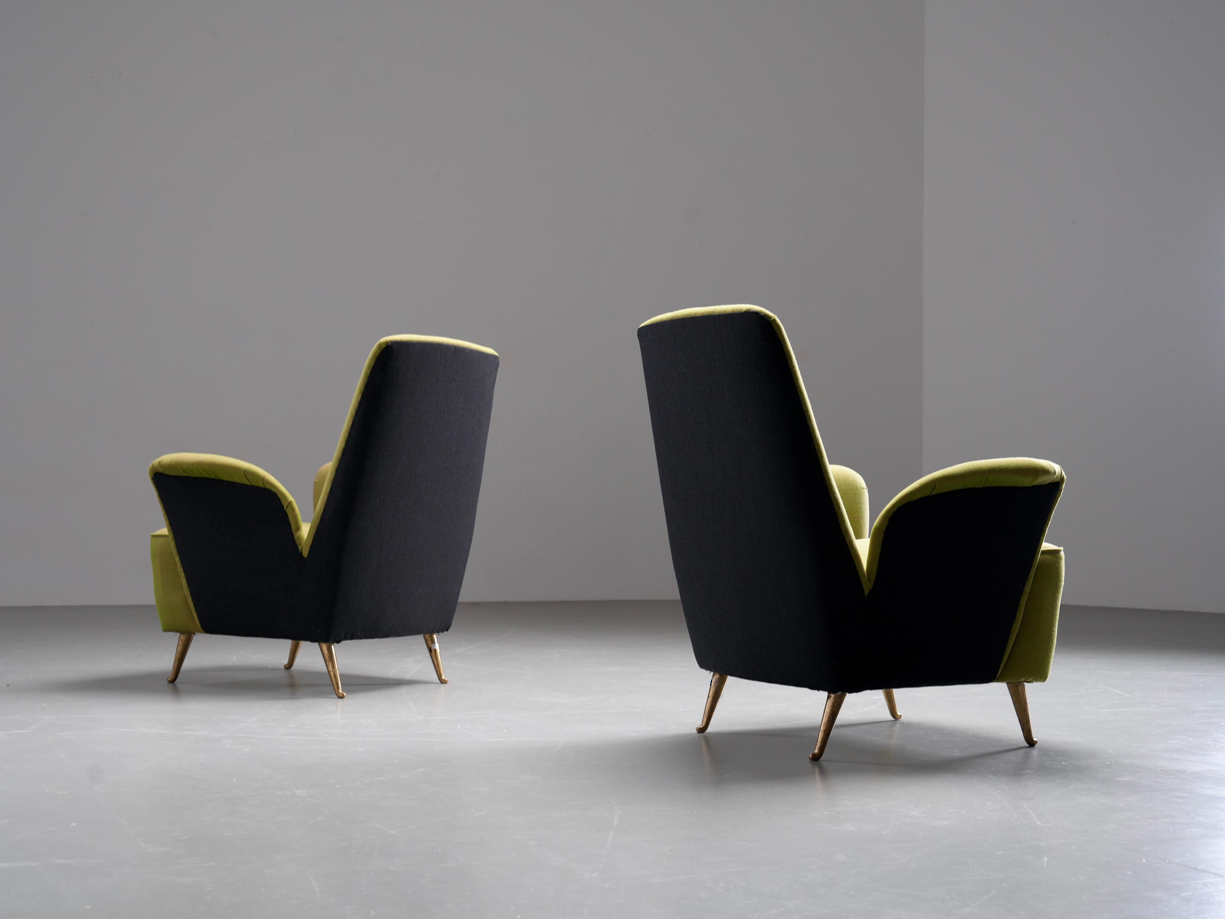 Ottone Due sedie da salotto di Fabrice Bergamo in tessuto e ottone, Italia, anni '50 in vendita