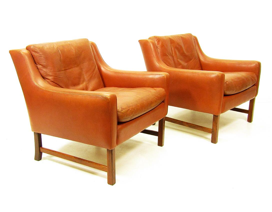Two Lounge Club Chairs in Cognac Leather by Fredrik Kayser In Good Condition In Shepperton, Surrey