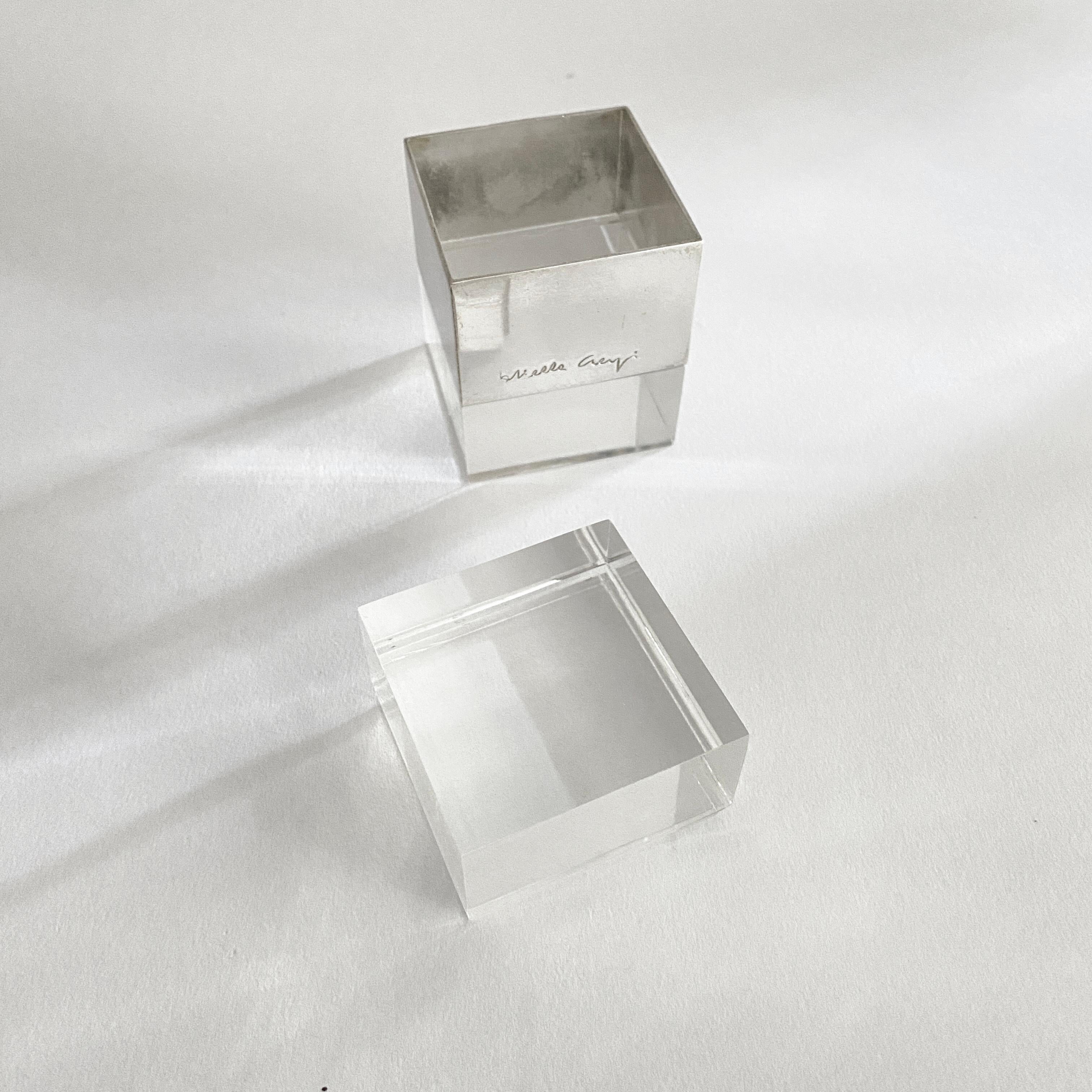 Dos cajas de lucita y chapa de plata diseñadas por Gabriella Crespi en venta 1
