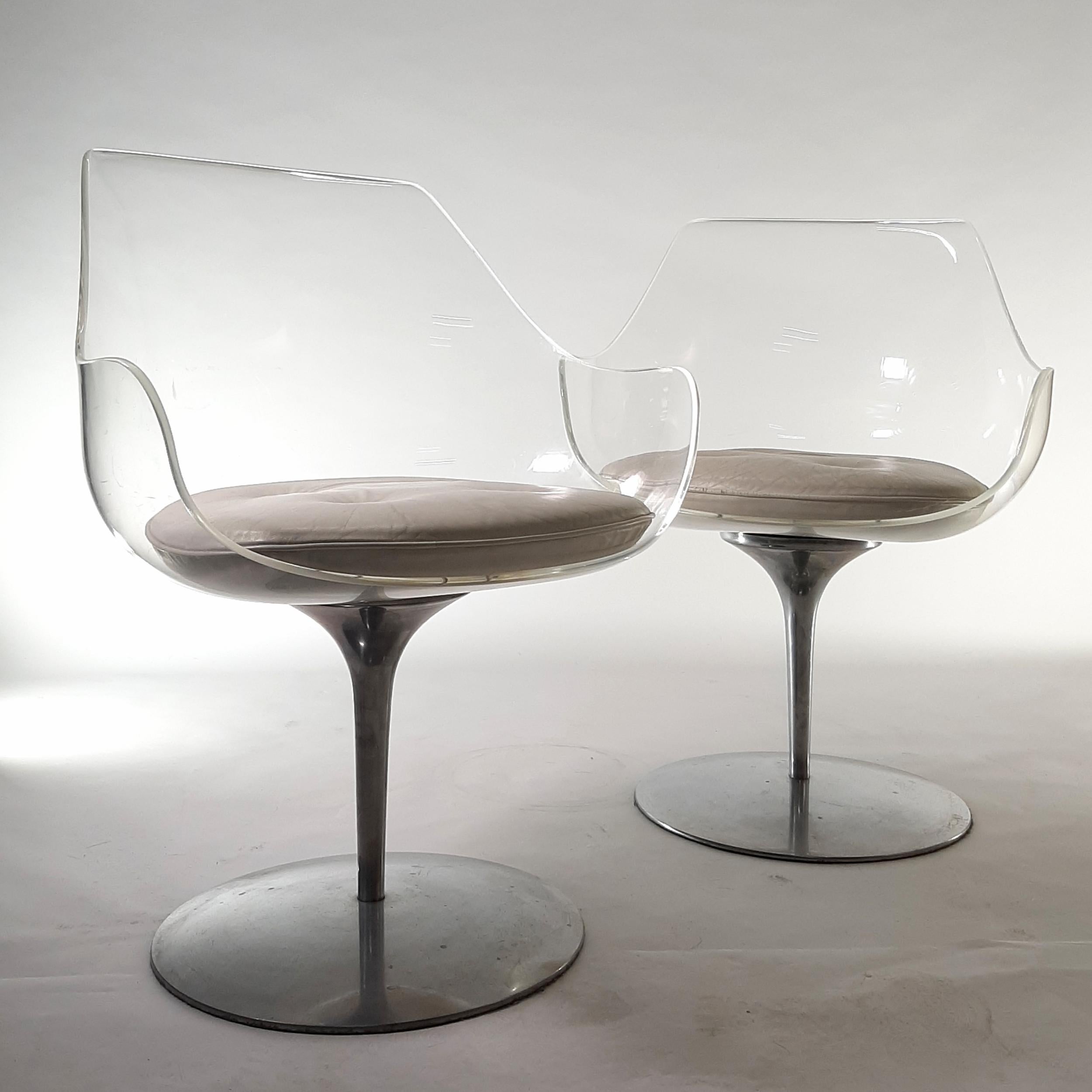 two lucite Champagner chairs designed by Erwine & Estelle Laverne, ca. 1960 In Excellent Condition For Sale In Brussels, BE
