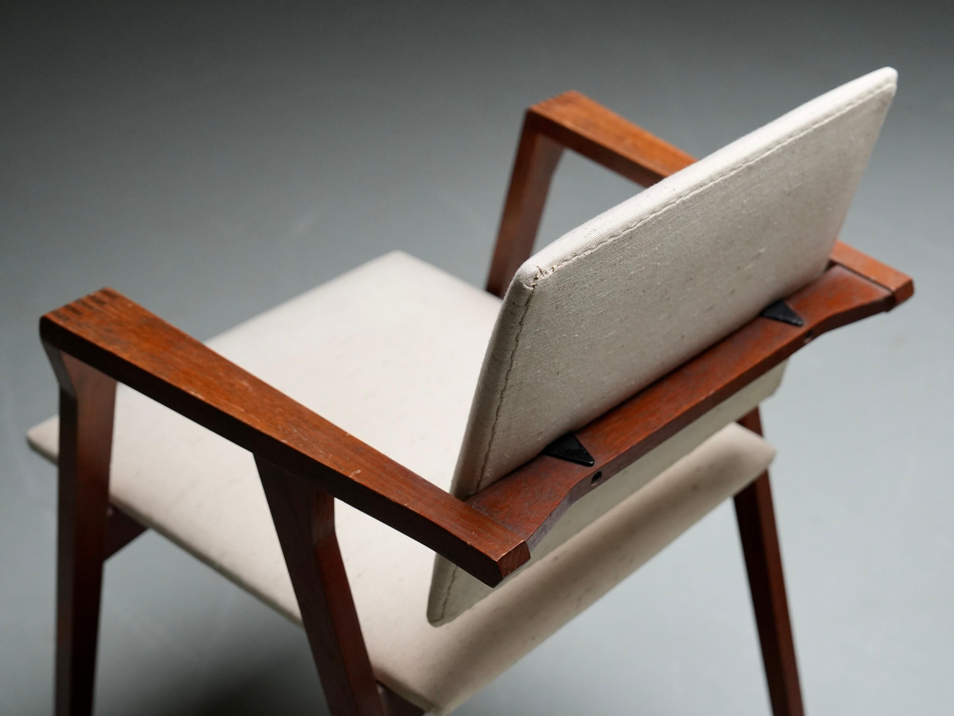 Two 'Luisa' Armchairs by Franco Albini in Oak, Metal and Fabric, Italy, 1949 For Sale 3