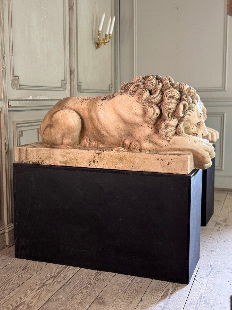 Two Lying Lions In White Terracotta After Canova, 19th Century For Sale 5