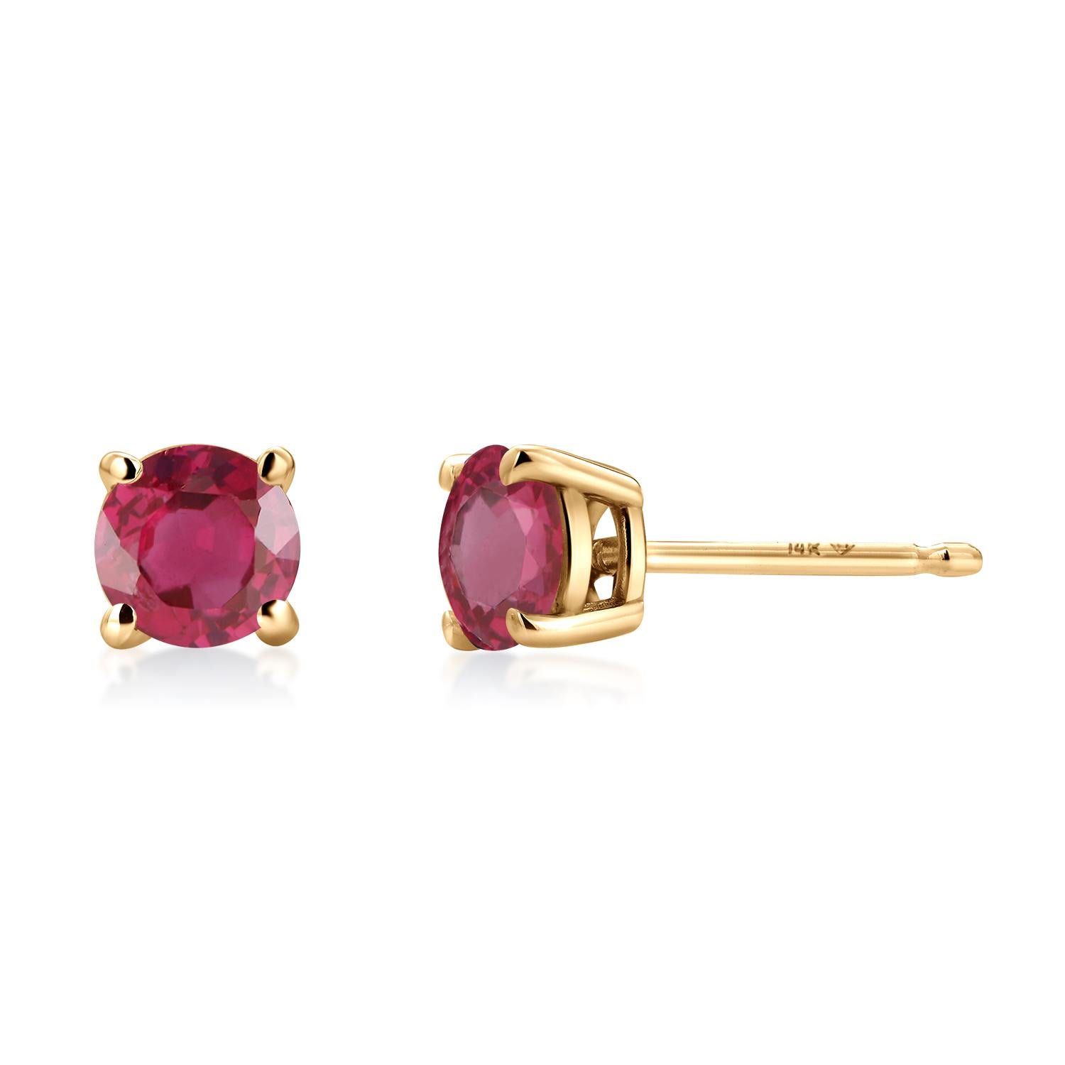 Two Matched Burma Rubies Weighing 1.05 Carat 0.20 Inch Yellow Gold Stud Earrings For Sale 1