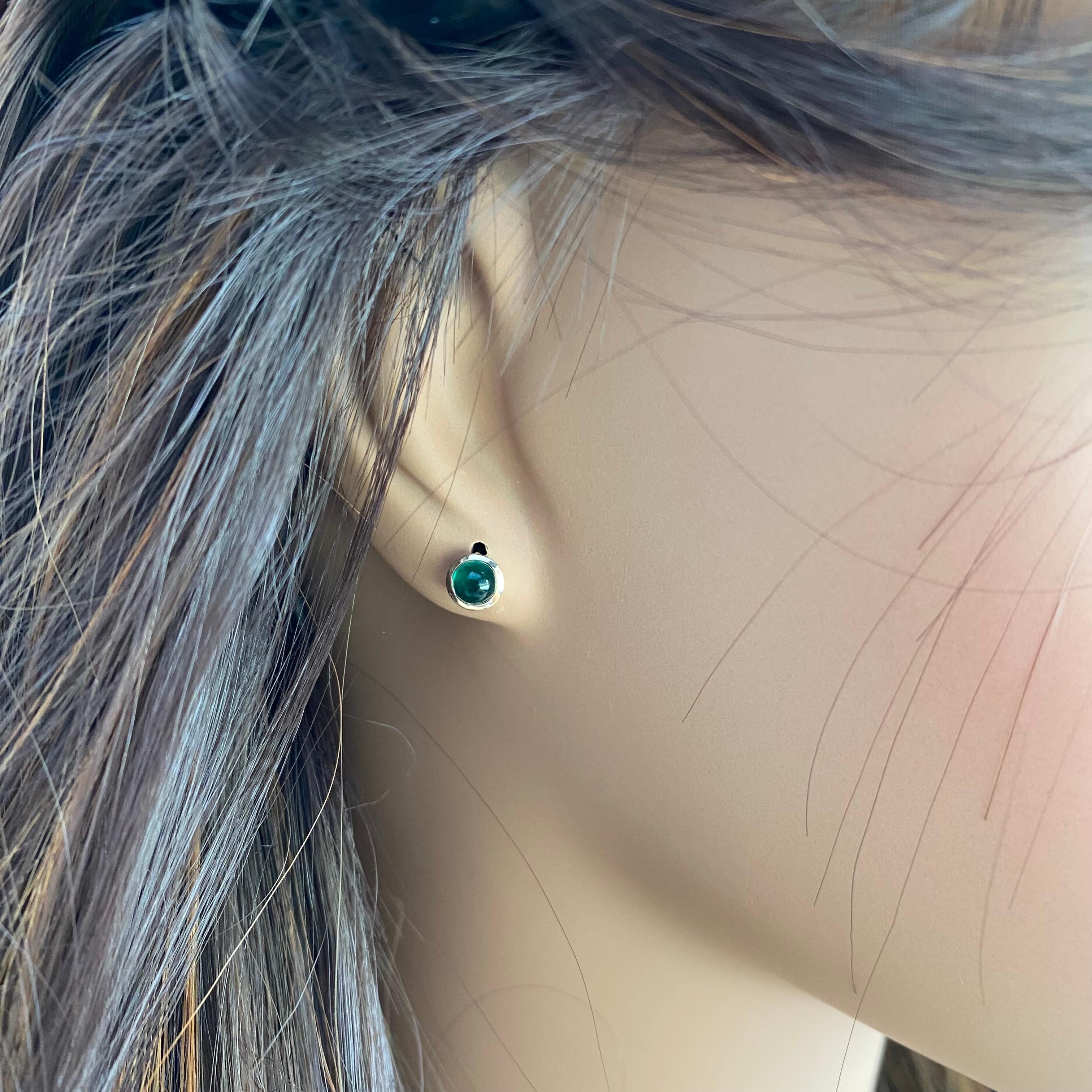 Contemporary Two Matched Cabochon Emeralds Bezel Set Yellow Gold Stud Earrings