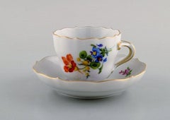Two Meissen Coffee Cups with Saucers and Two Plates, 1920s-1930s