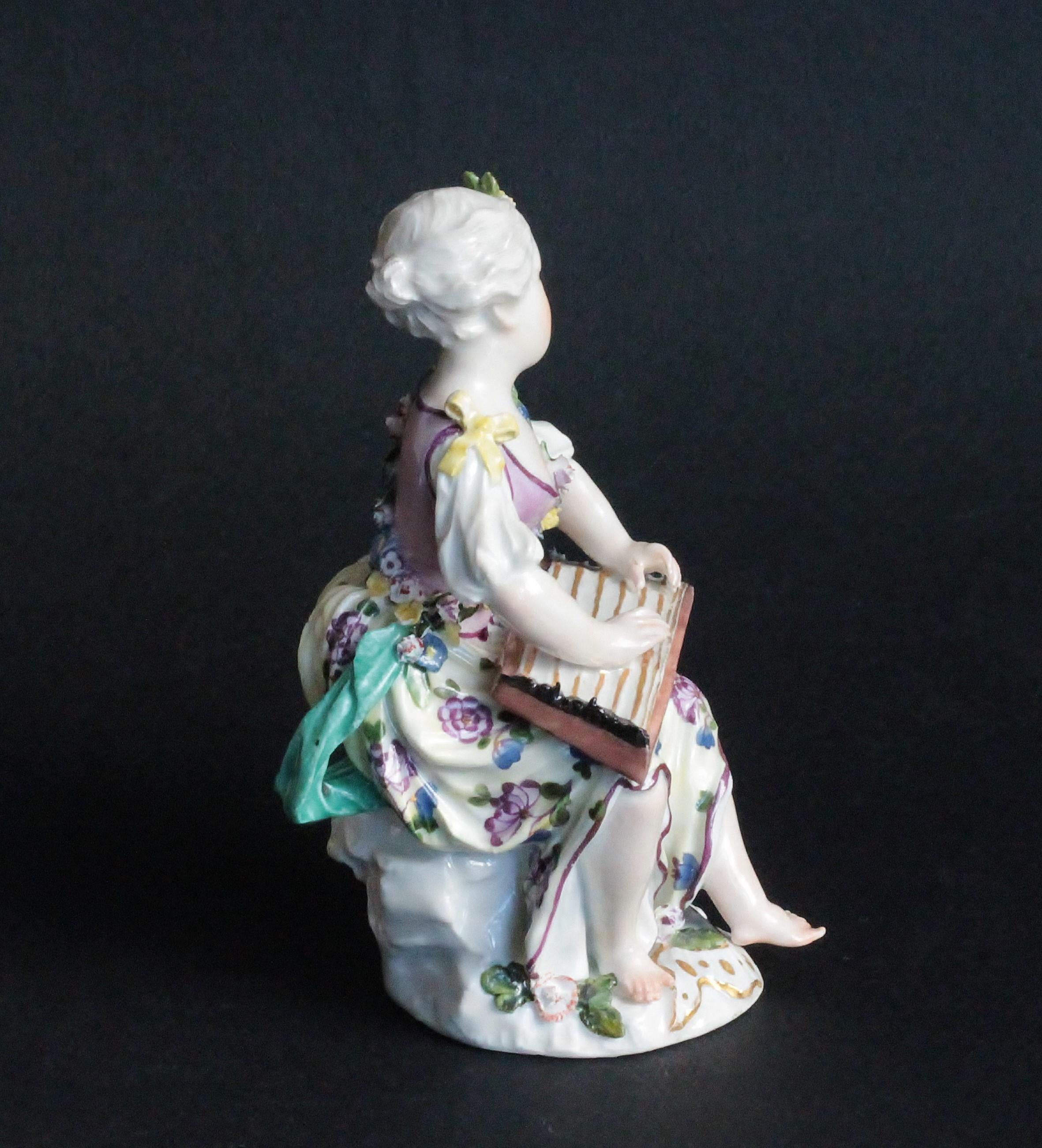 Two Meissen Figures of Young Ladies Playing Instruments, circa 1755-1760 For Sale 5
