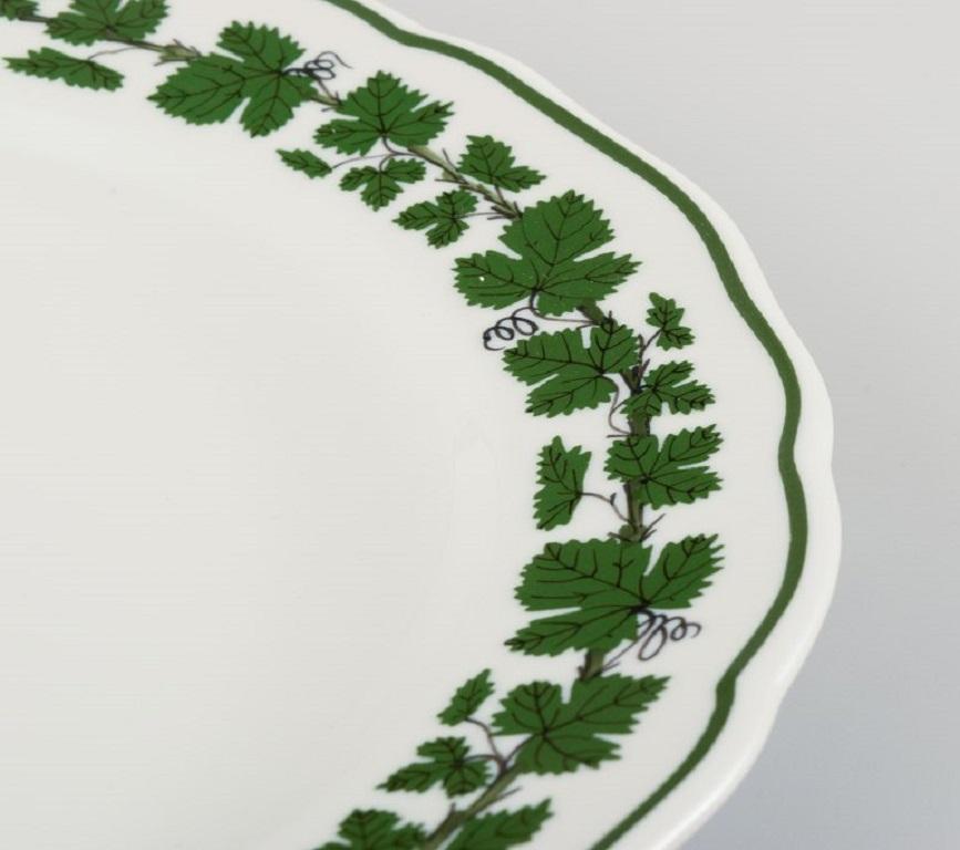 Six Meissen Green Ivy Vine Dinner Plates in Hand-Painted Porcelain, 1940s In Excellent Condition In Copenhagen, DK