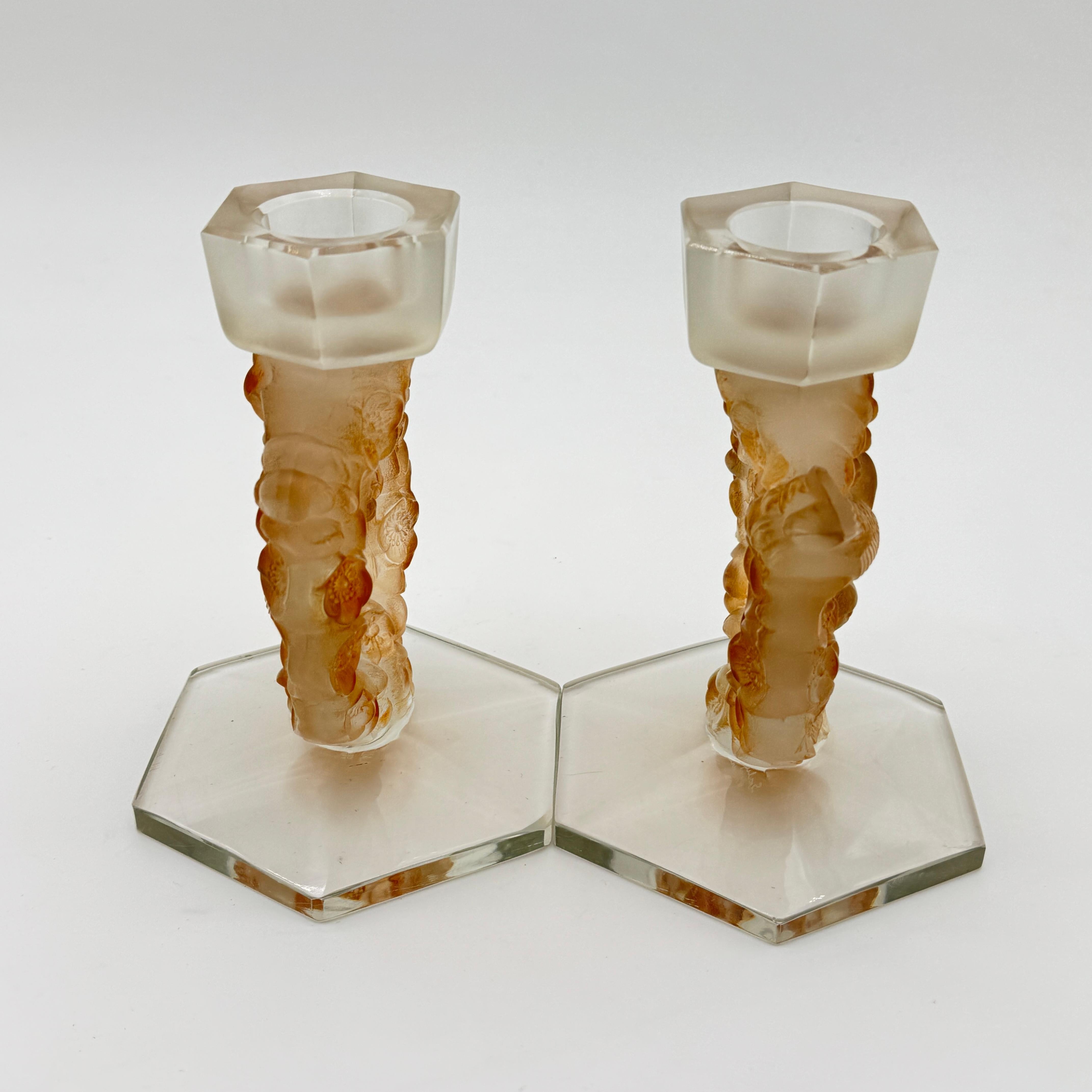Zwei Mésanges Art Déco R.Lalique Glas-Kerzenleuchter (Mitte des 20. Jahrhunderts) im Angebot