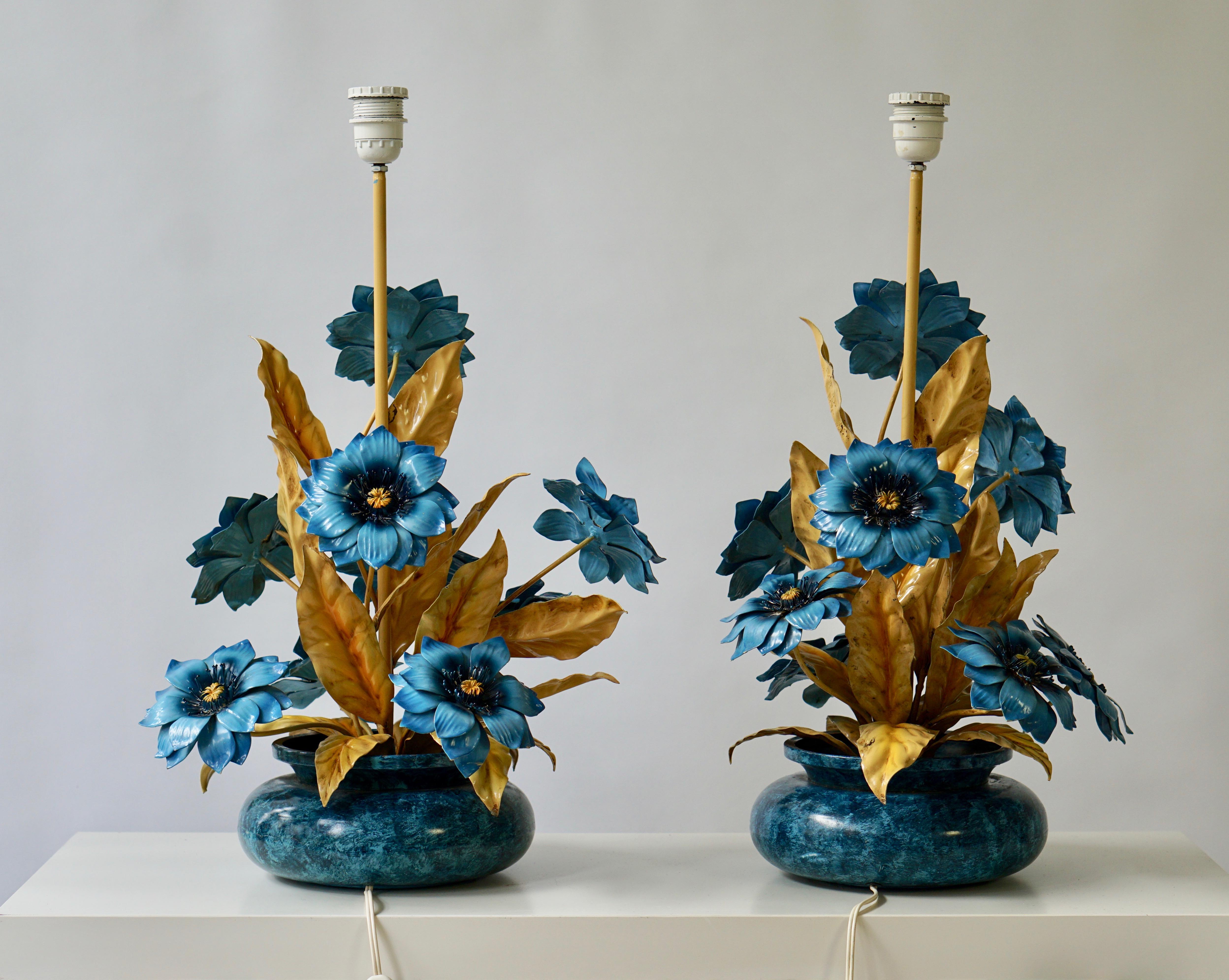 Two Metal Painted Flower Table Lamps In Good Condition In Antwerp, BE