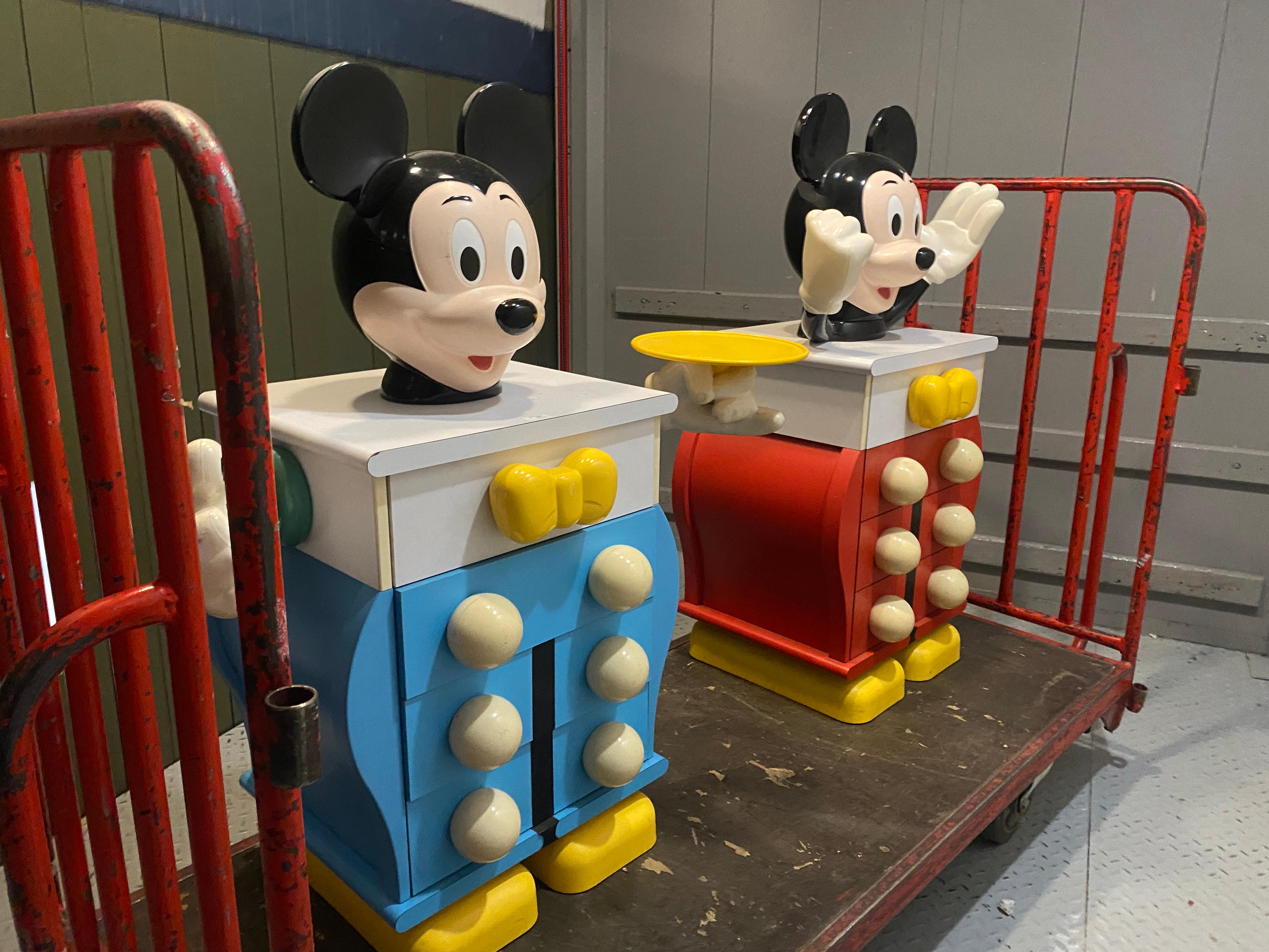 Dos  Cómoda Mickey Mouse de Pierre Colleu para Disney by Starform en venta 7