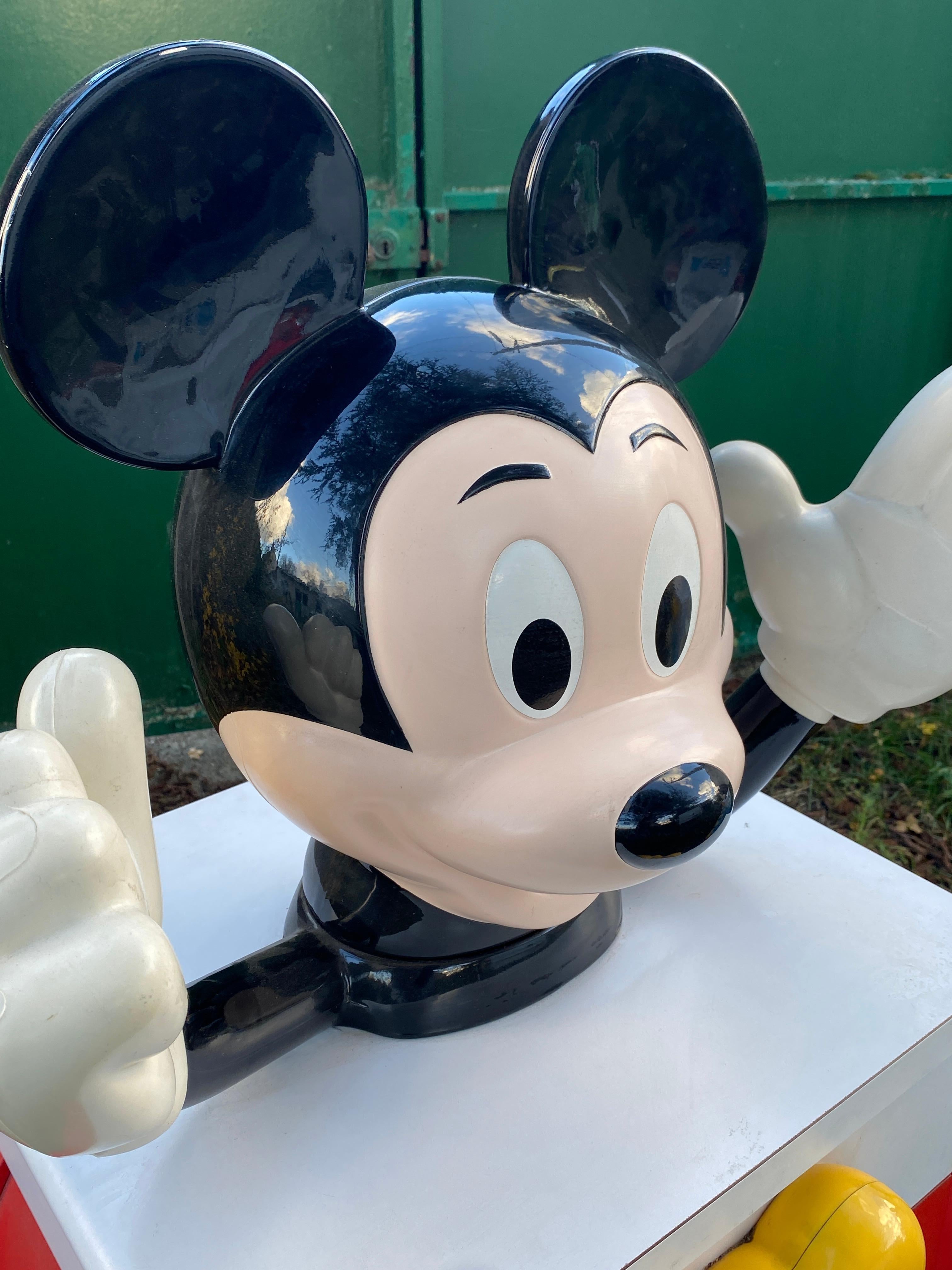 Mid-Century Modern Deux  Commode Mickey Mouse de Pierre Colleu pour Disney par Starform en vente