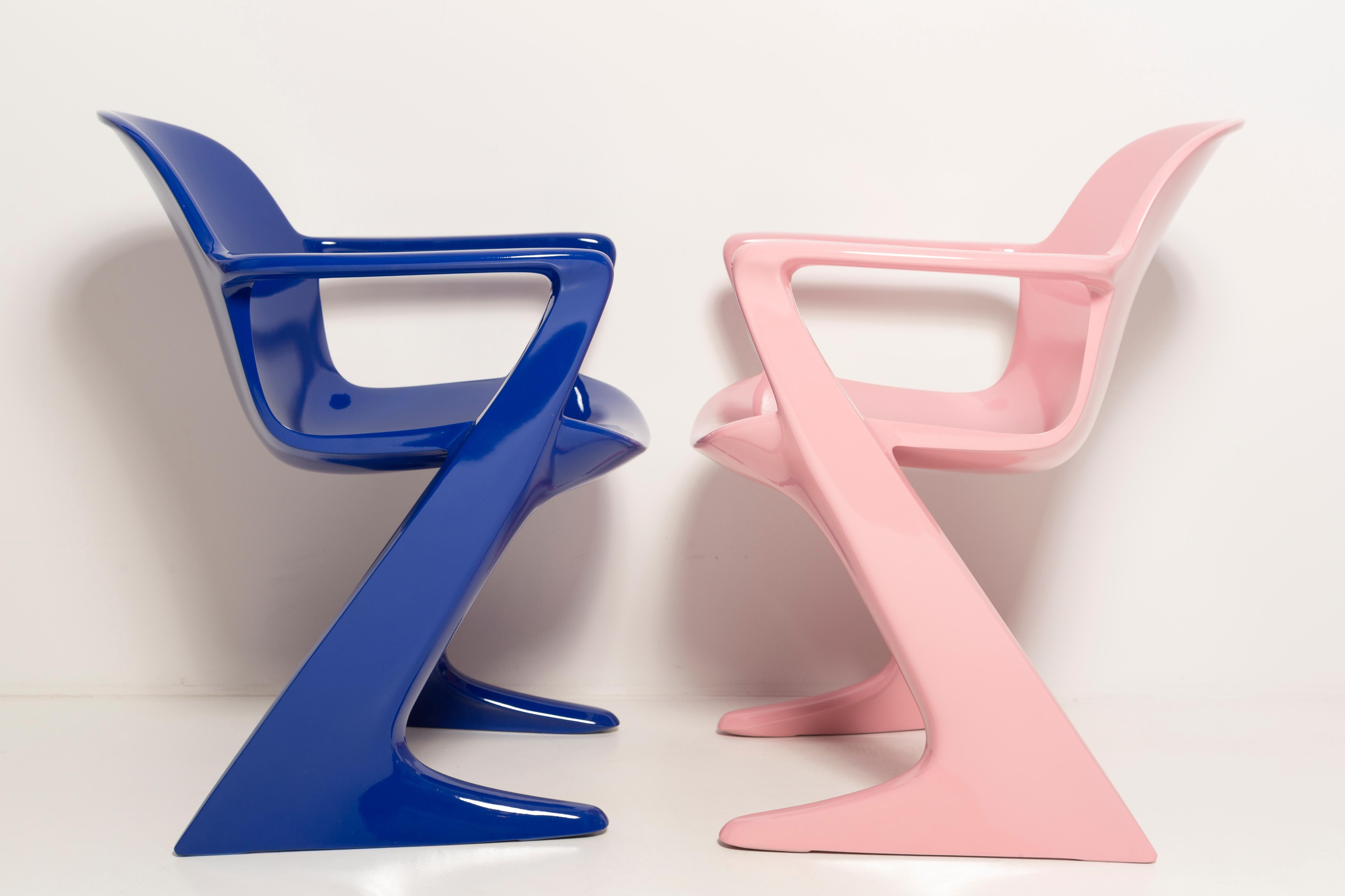 Two Mid-Century Baby Pink and Blue Kangaroo Chairs, Ernst Moeckl, Germany, 1968 For Sale 1
