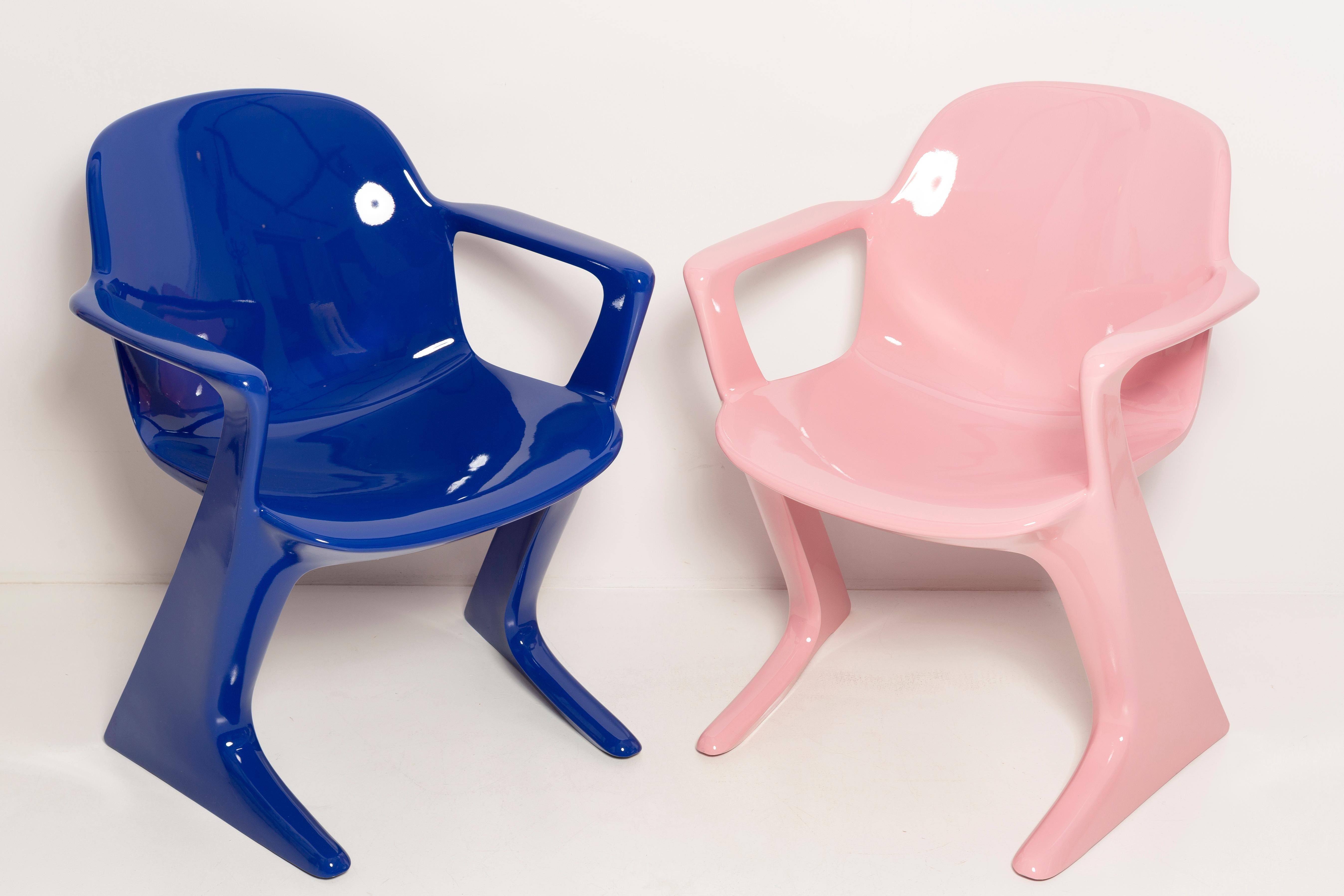 Allemand Deux chaises Kangourou roses et bleues du milieu du siècle, Ernst Moeckl, Allemagne, 1968 en vente