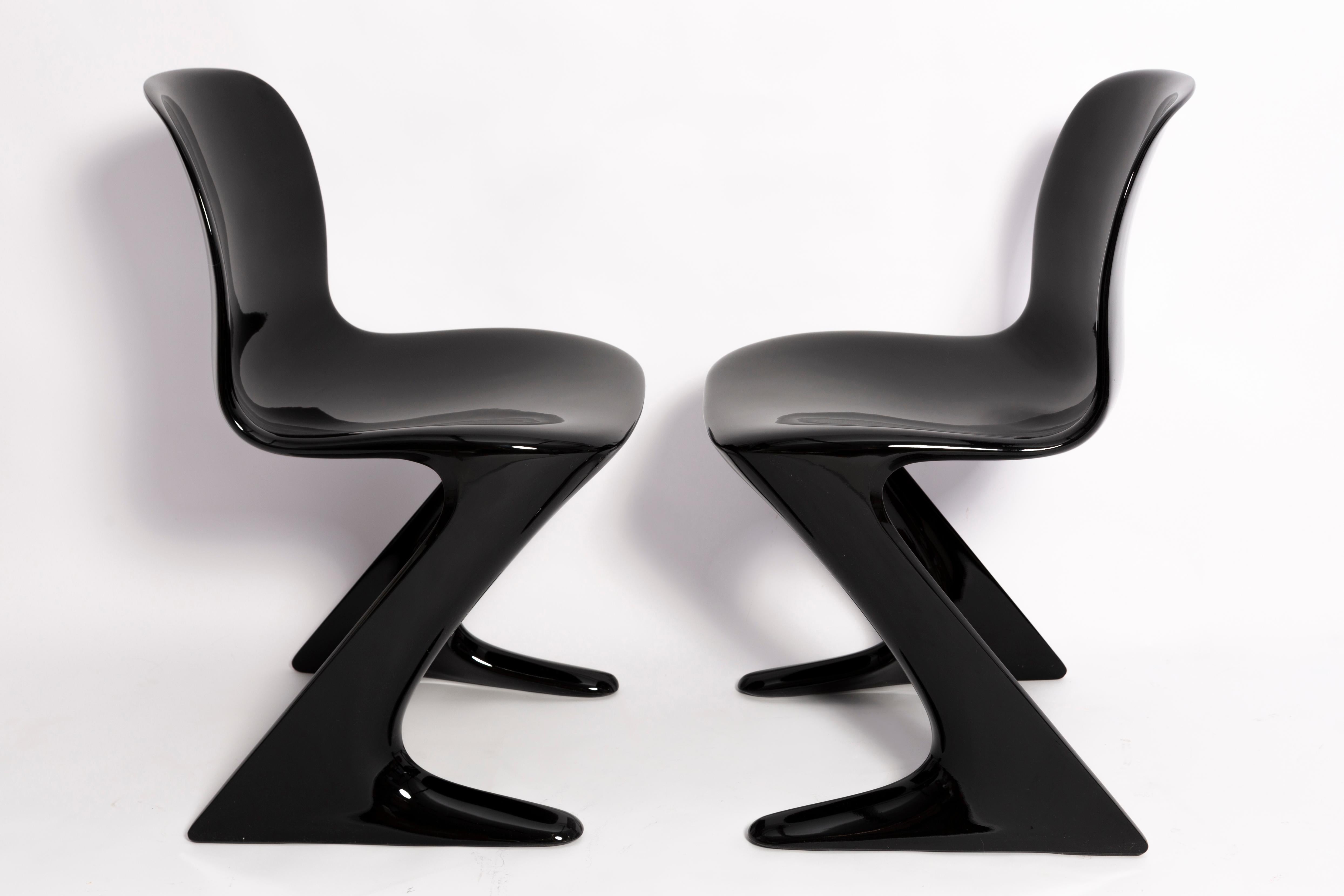 Deux chaises Kangourou noires du milieu du siècle conçues par Ernst Moeckl, Allemagne, années 1960 en vente 2