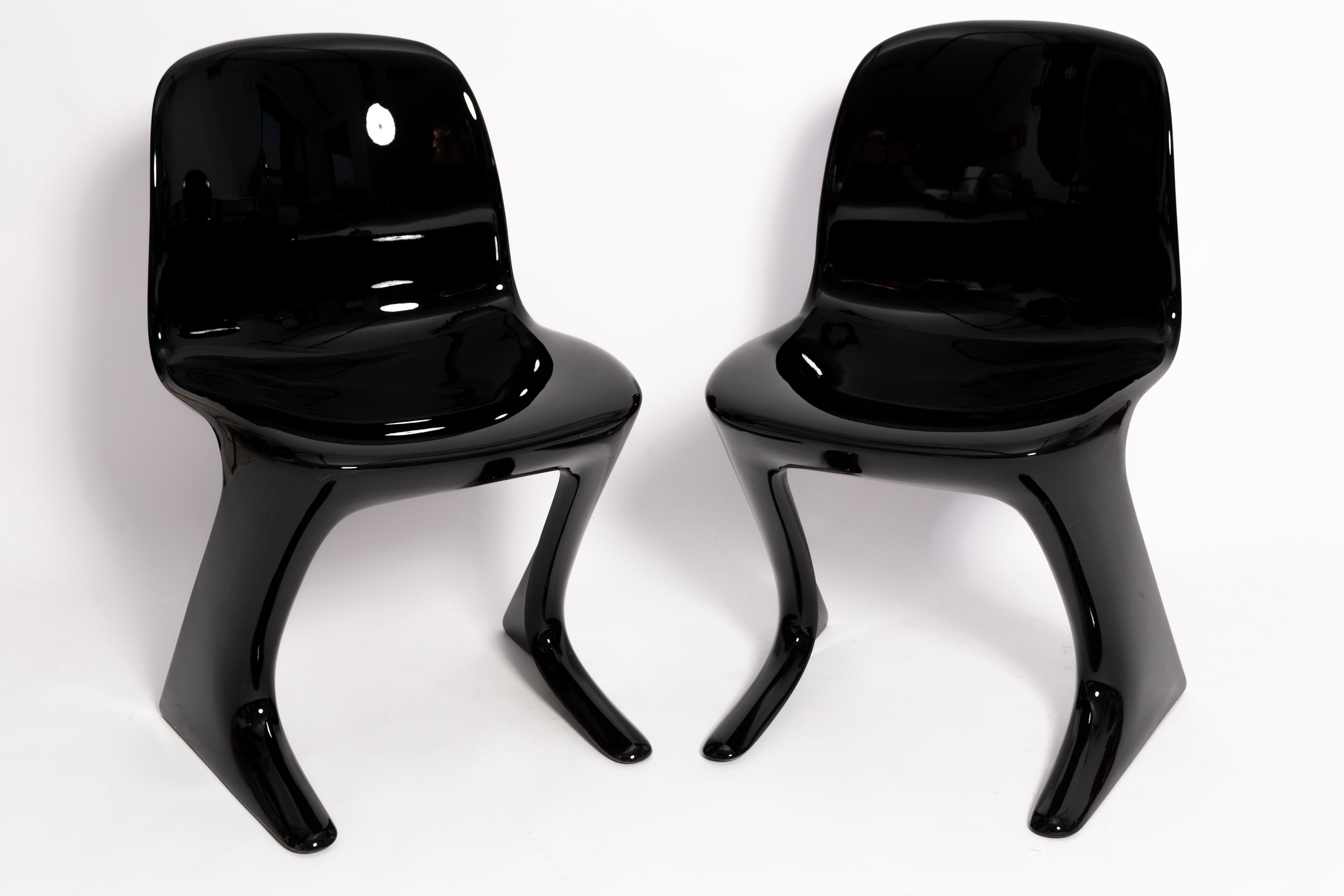 Deux chaises Kangourou noires du milieu du siècle conçues par Ernst Moeckl, Allemagne, années 1960 en vente 3