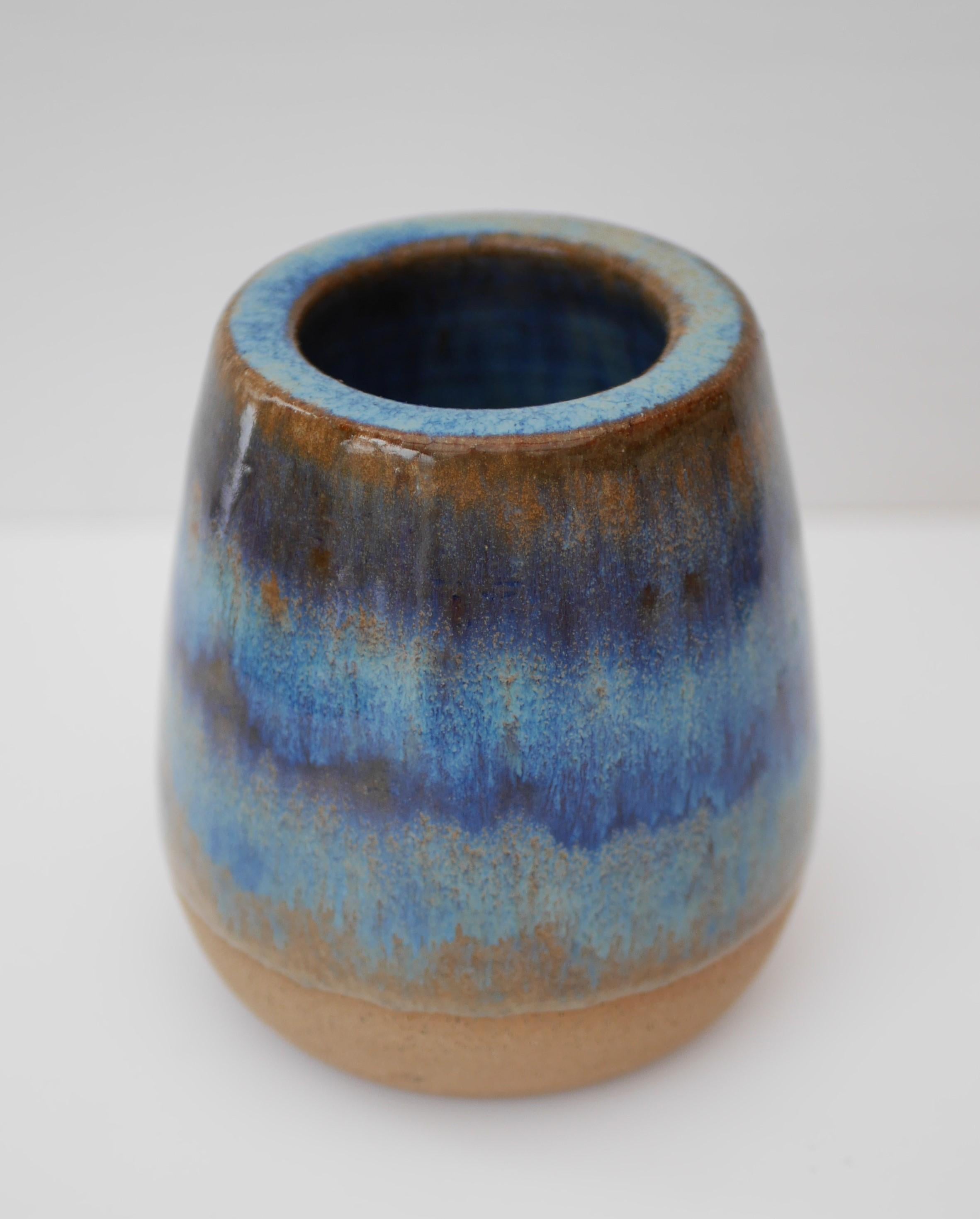 Two Mid-century blue vases by Michael Andersen, Bornholm, Denmark. For Sale 7