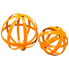 Deux boules de sculpture abstraite en métal du milieu du siècle dernier