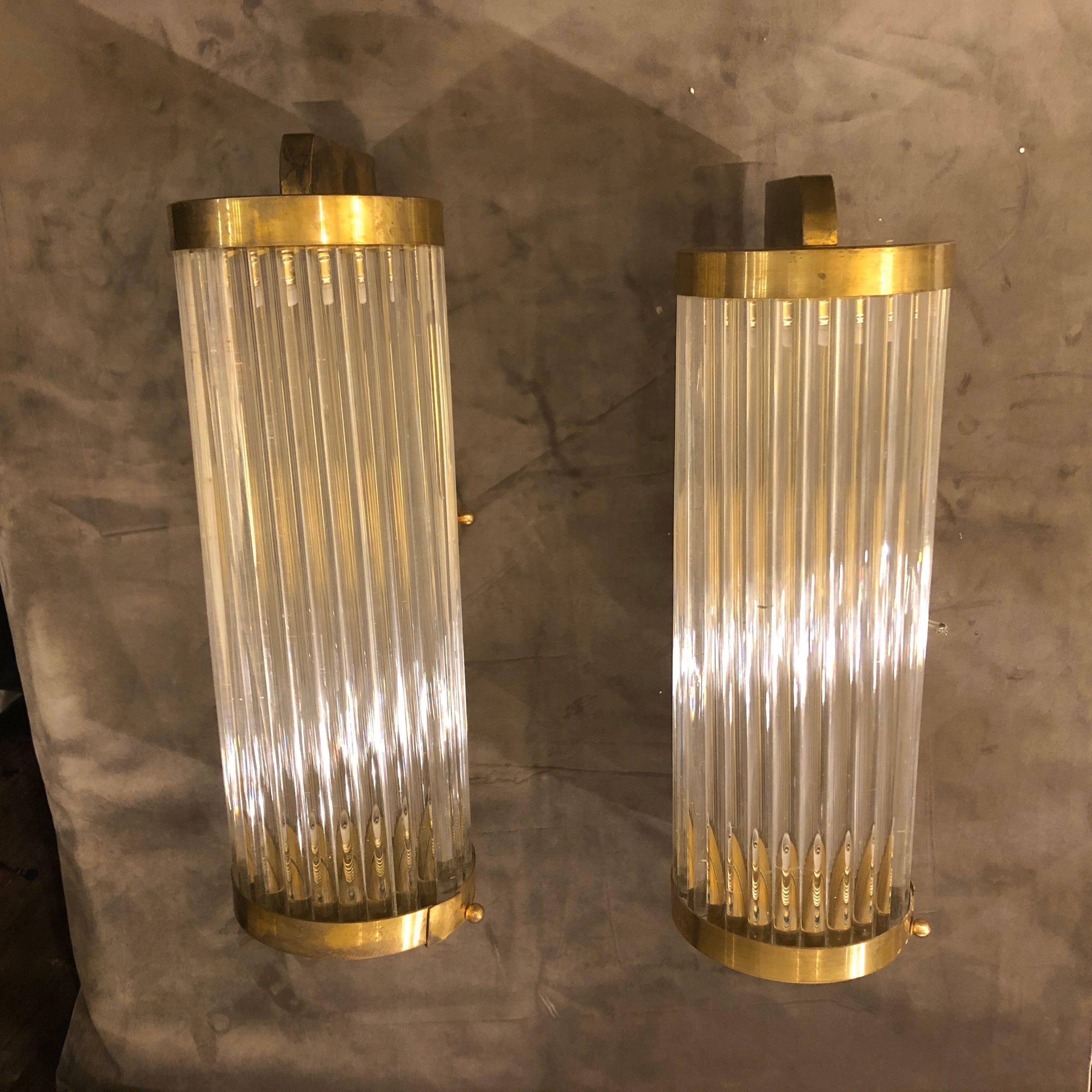 Two Mid-Century Modern Brass and Glass Italian wall Sconces, circa 1970 4