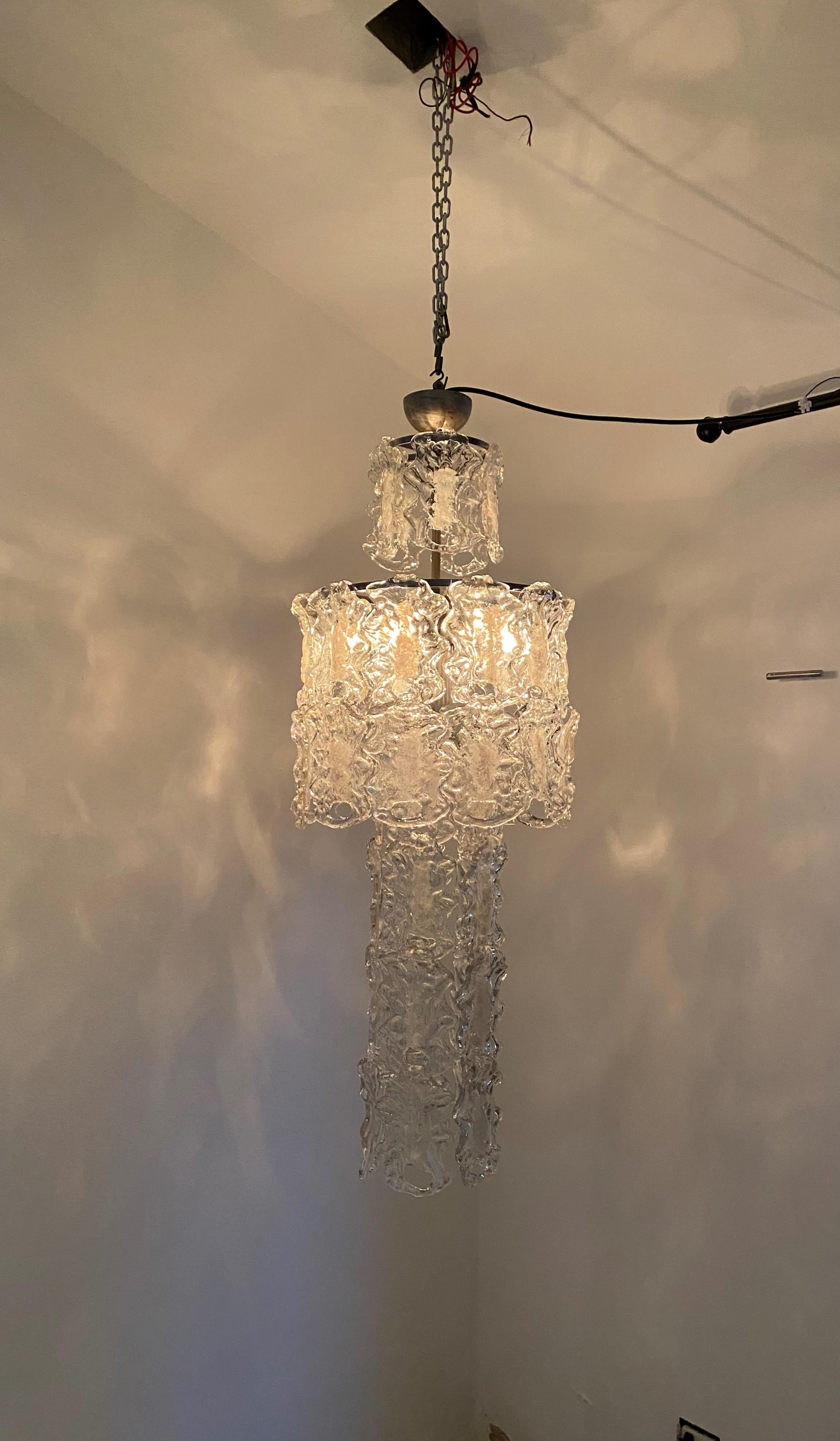 Two Mid-Century Modern Chandeliers,  in Murano Glass, Italy, circa 1970 For Sale 2