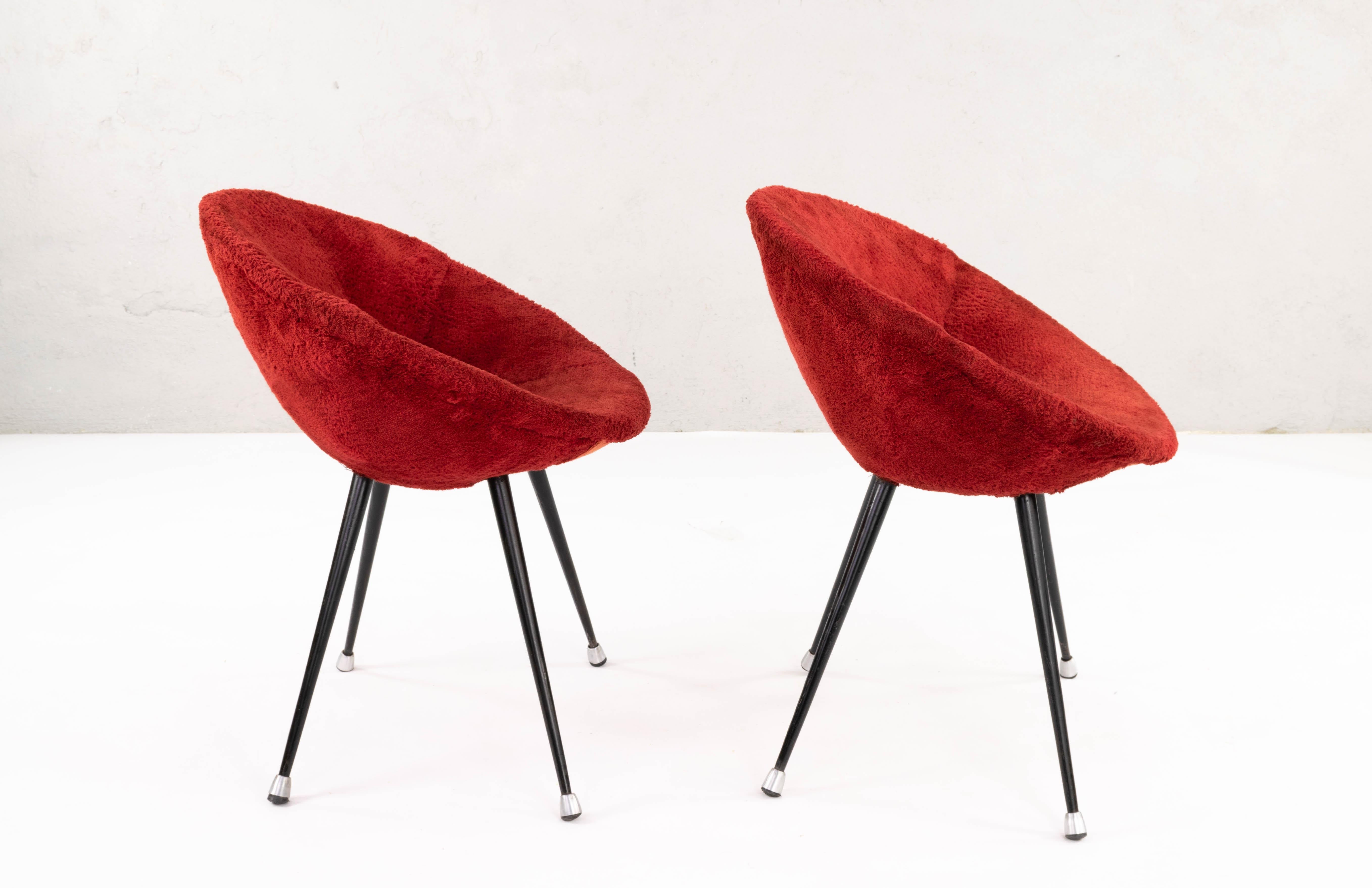Two French Mid Century Modern Children's Shell Chairs in Iron and Red Plush 1950 3