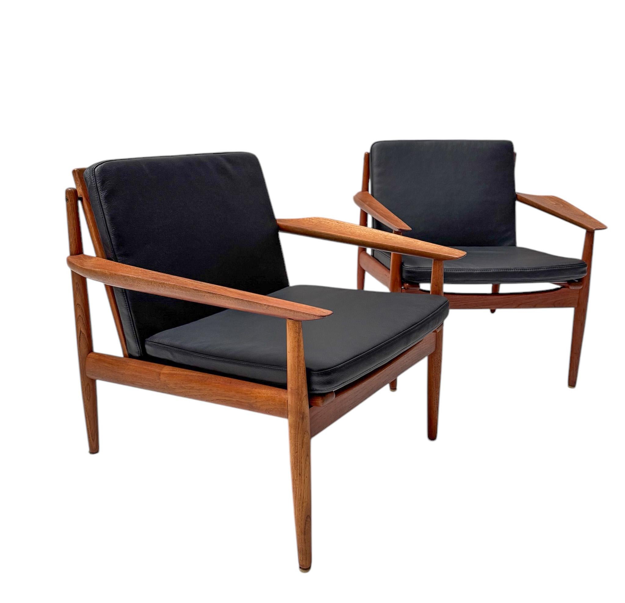 Zwei moderne Loungesessel aus der Mitte des Jahrhunderts von Arne Vodder für Glostrup, 1950er Jahre im Angebot 1