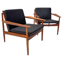 Two Mid-Century Modern Lounge Chairs by Arne Vodder for Glostrup, 1950s
