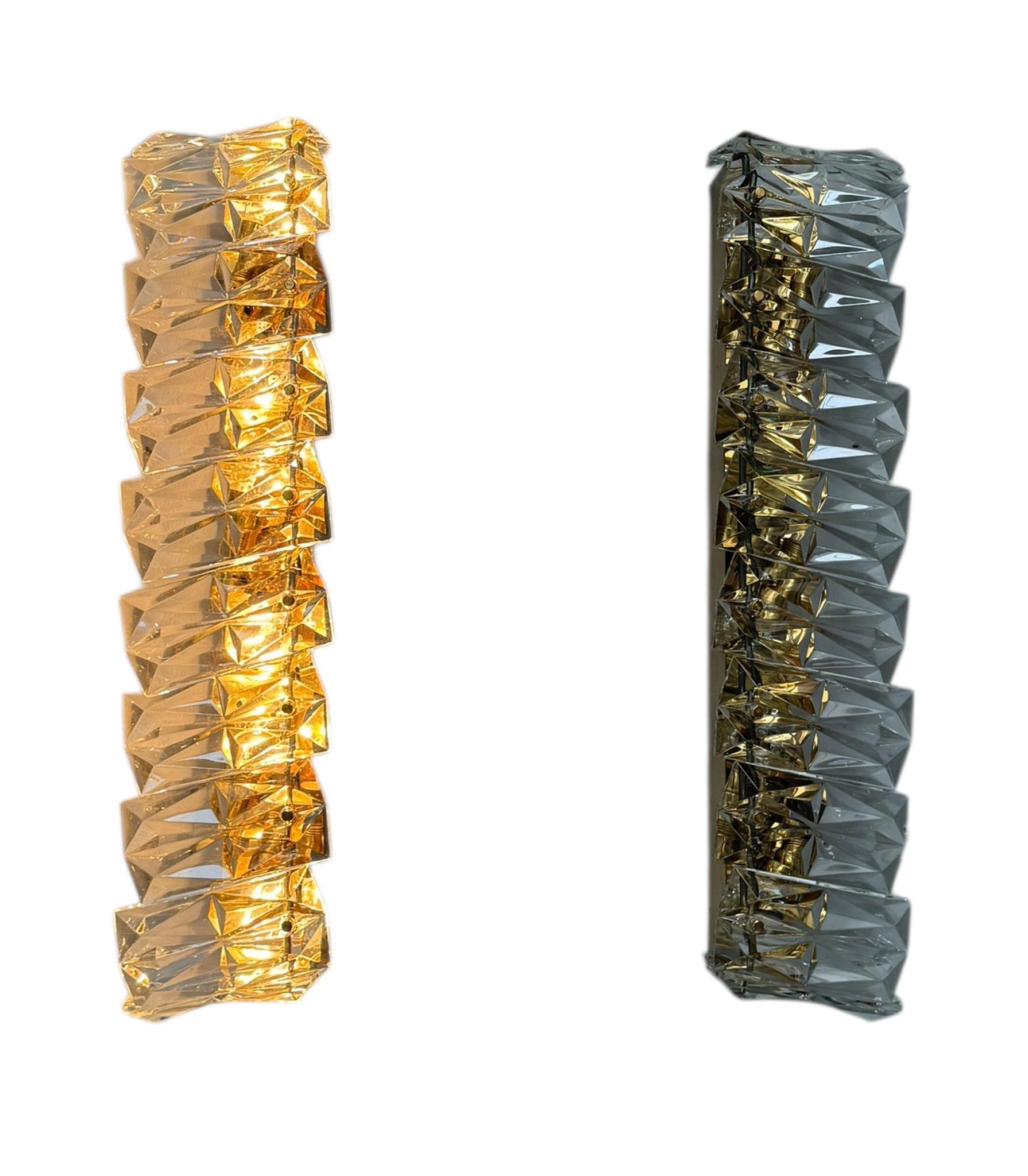 Two Mid-Century Modern Murano Glass Wall Lights or Sconces, 1960s In Good Condition For Sale In Amsterdam, NL