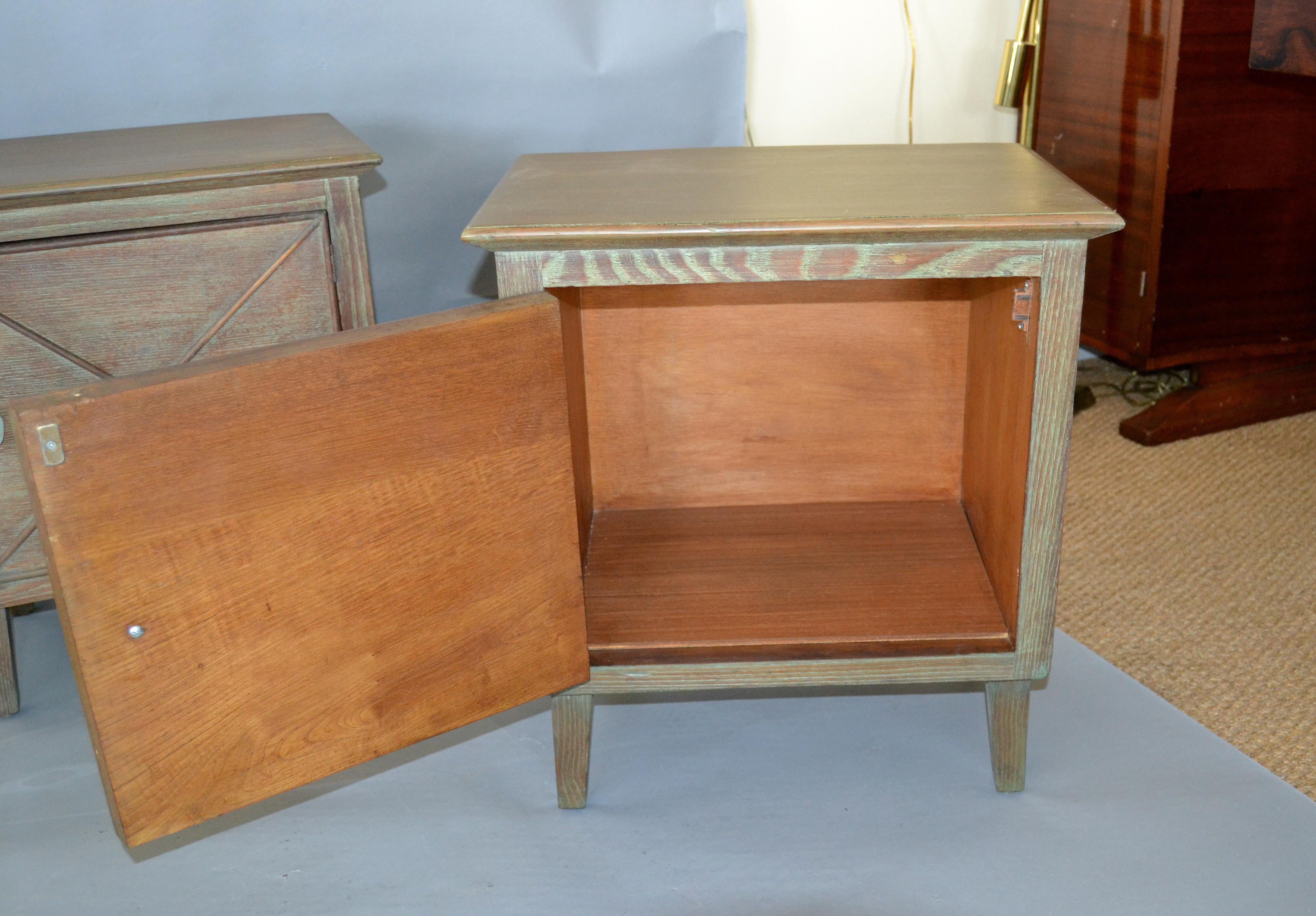 Two Mid-Century Modern Oak Nightstands Bedside Tables Cerused Finish Resin Knobs For Sale 3