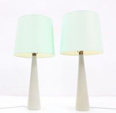 Due lampade da tavolo opaline della modernità di Archimede Seguso Murano, anni '70