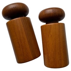 Two Mid Century Modern Salt and Pepper Mills in Teak made by Nissen Denmark