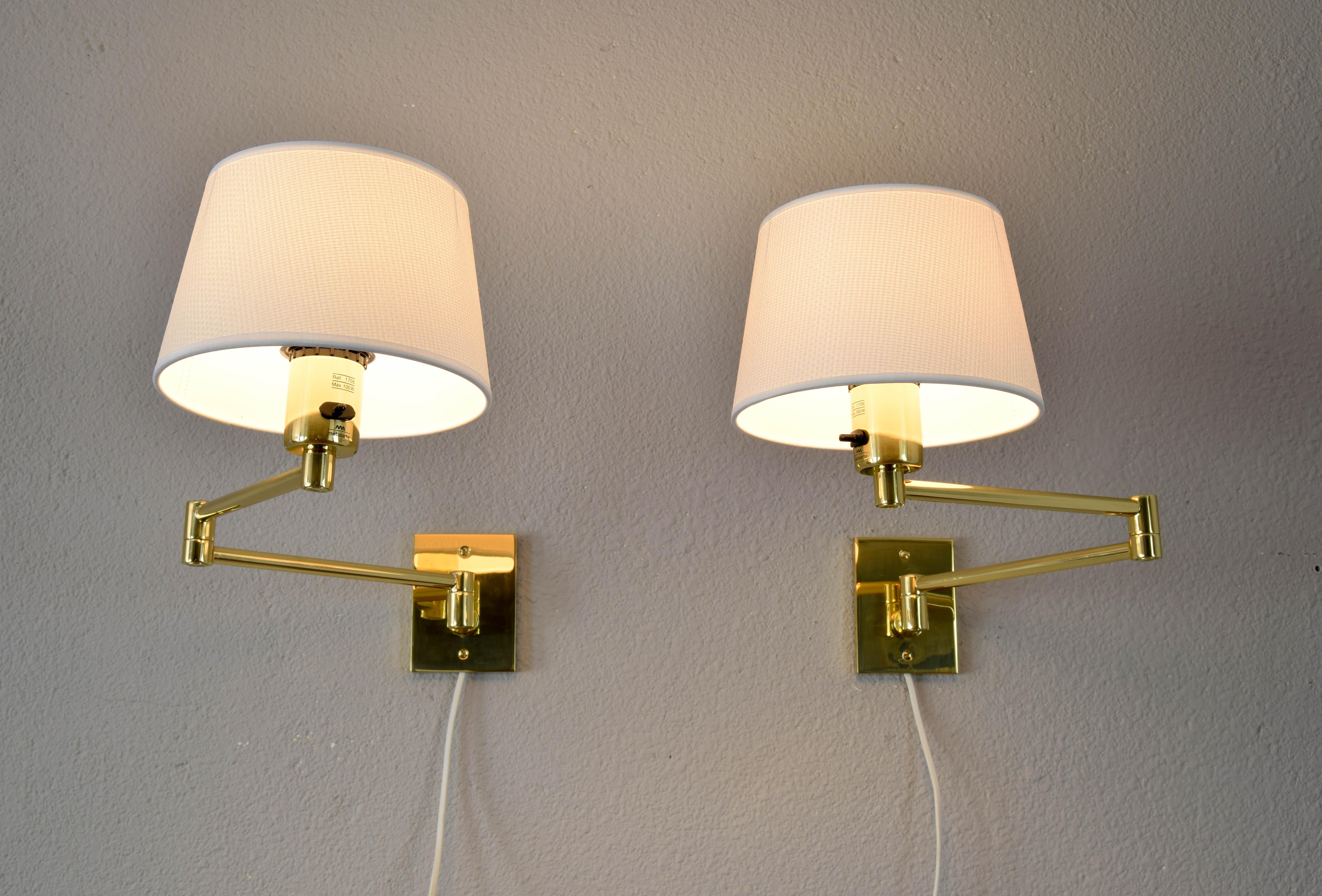 Two Mid-Century Modern Swing Arm Brass Sconces by George W Hansen for Metalarte 1