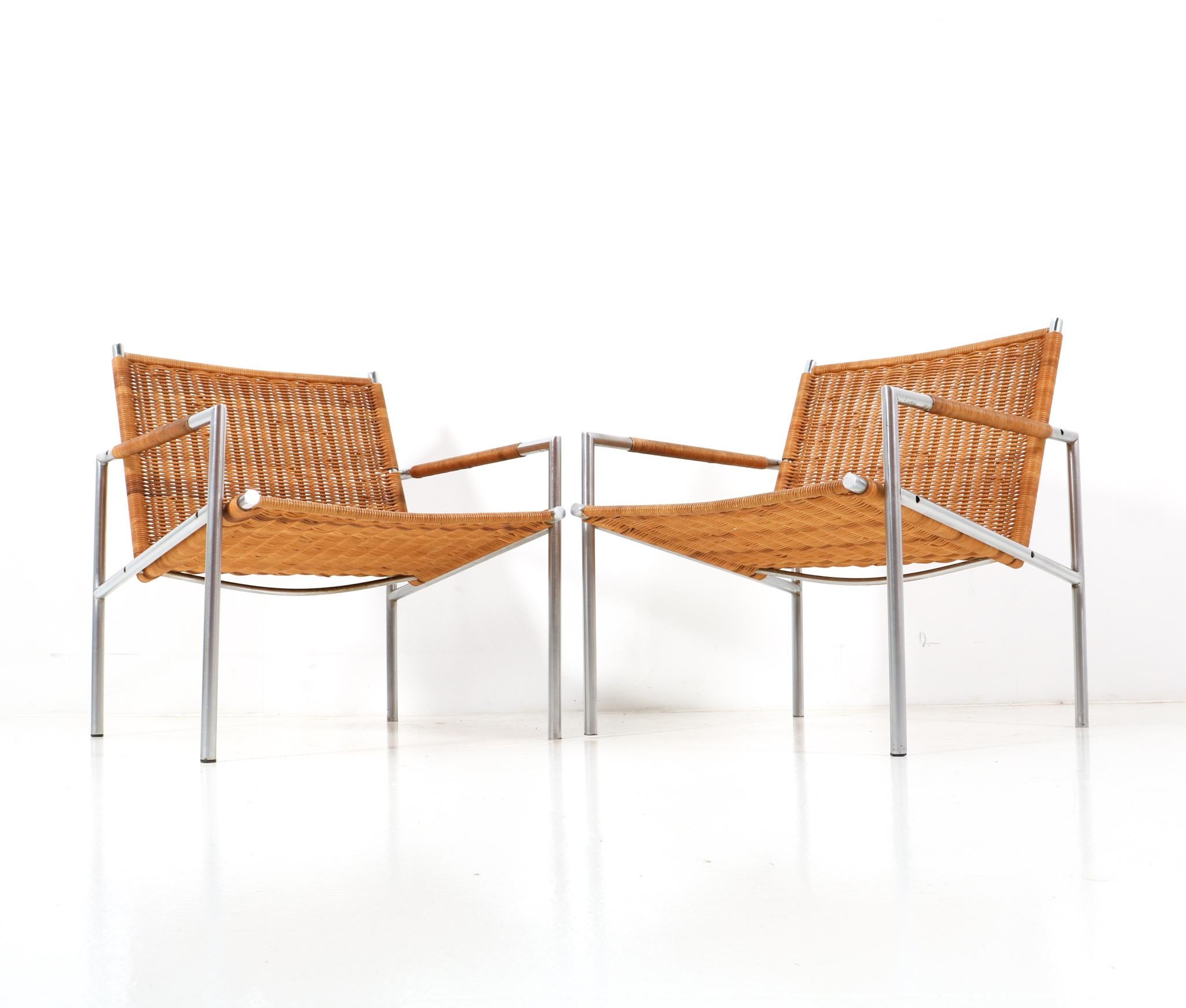 Dutch Two Mid-Century Modern SZ01 Lounge Chairs by Martin Visser for 'T Spectrum