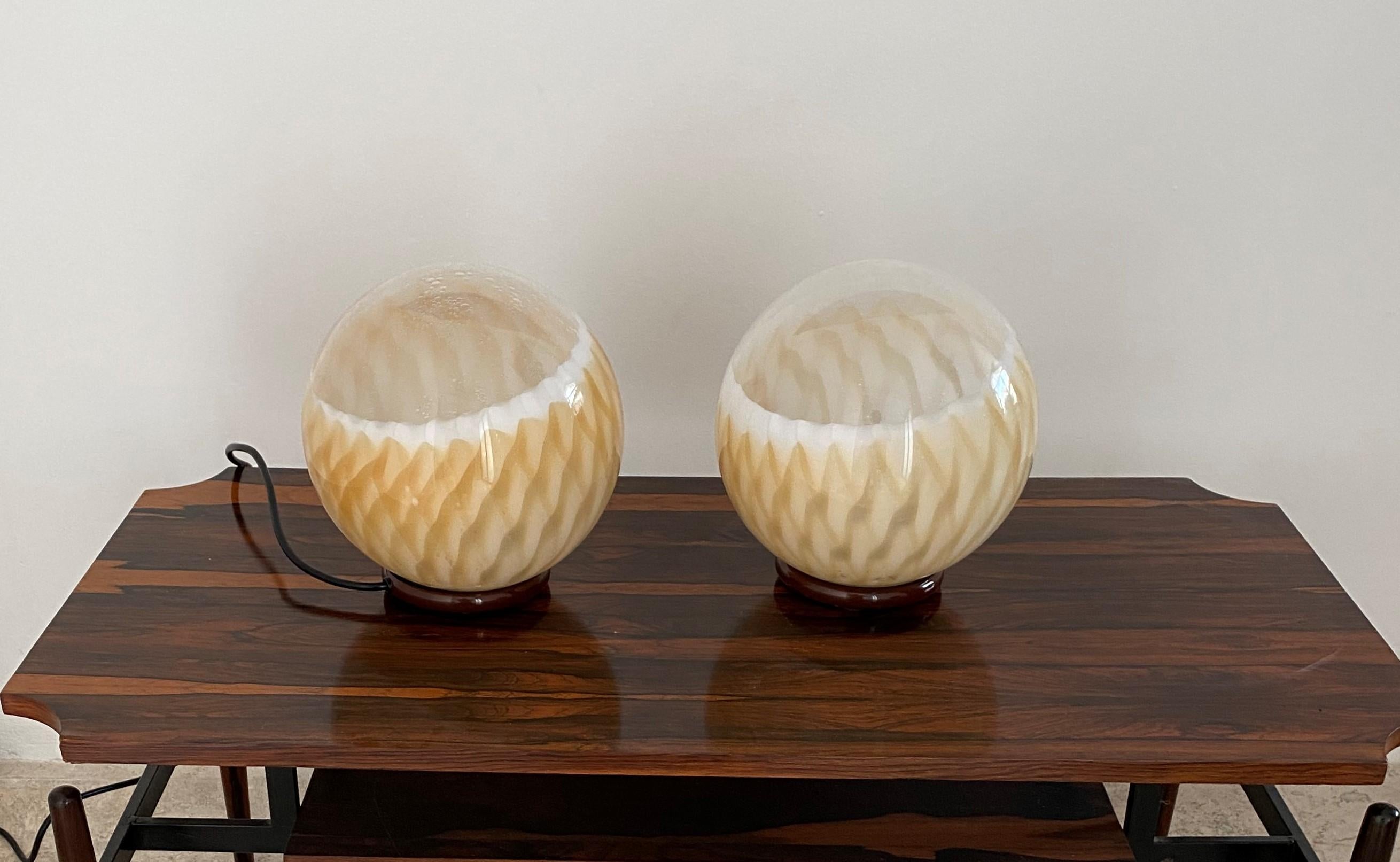 Two Mid-Century Modern Table Lamps by Mazzega in Murano Glass, circa 1970 In Excellent Condition For Sale In Merida, Yucatan