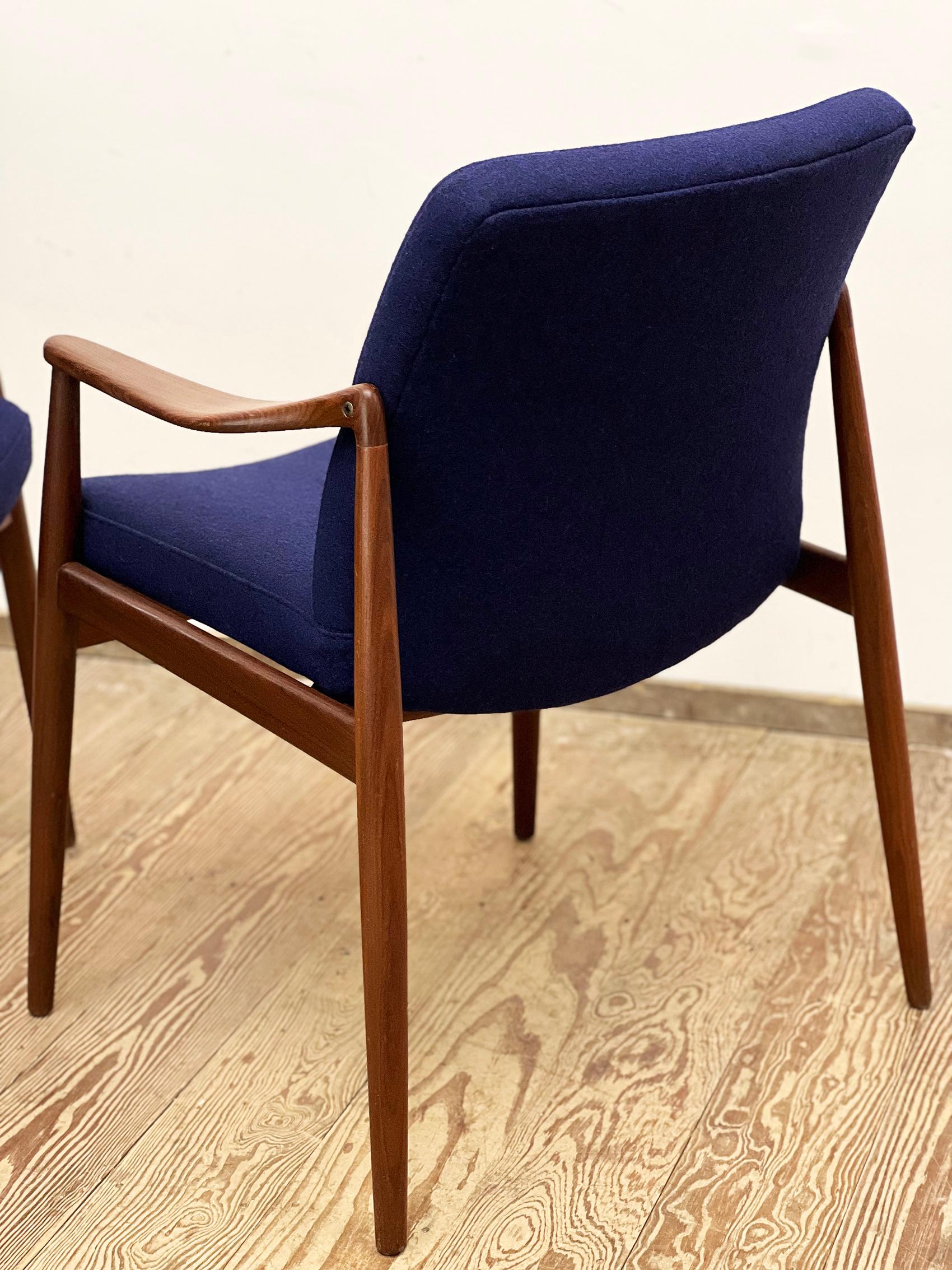 Two Mid-Century Modern Teak Armchairs by Hartmut Lohmeyer for Wilkhahn, 1950s For Sale 4