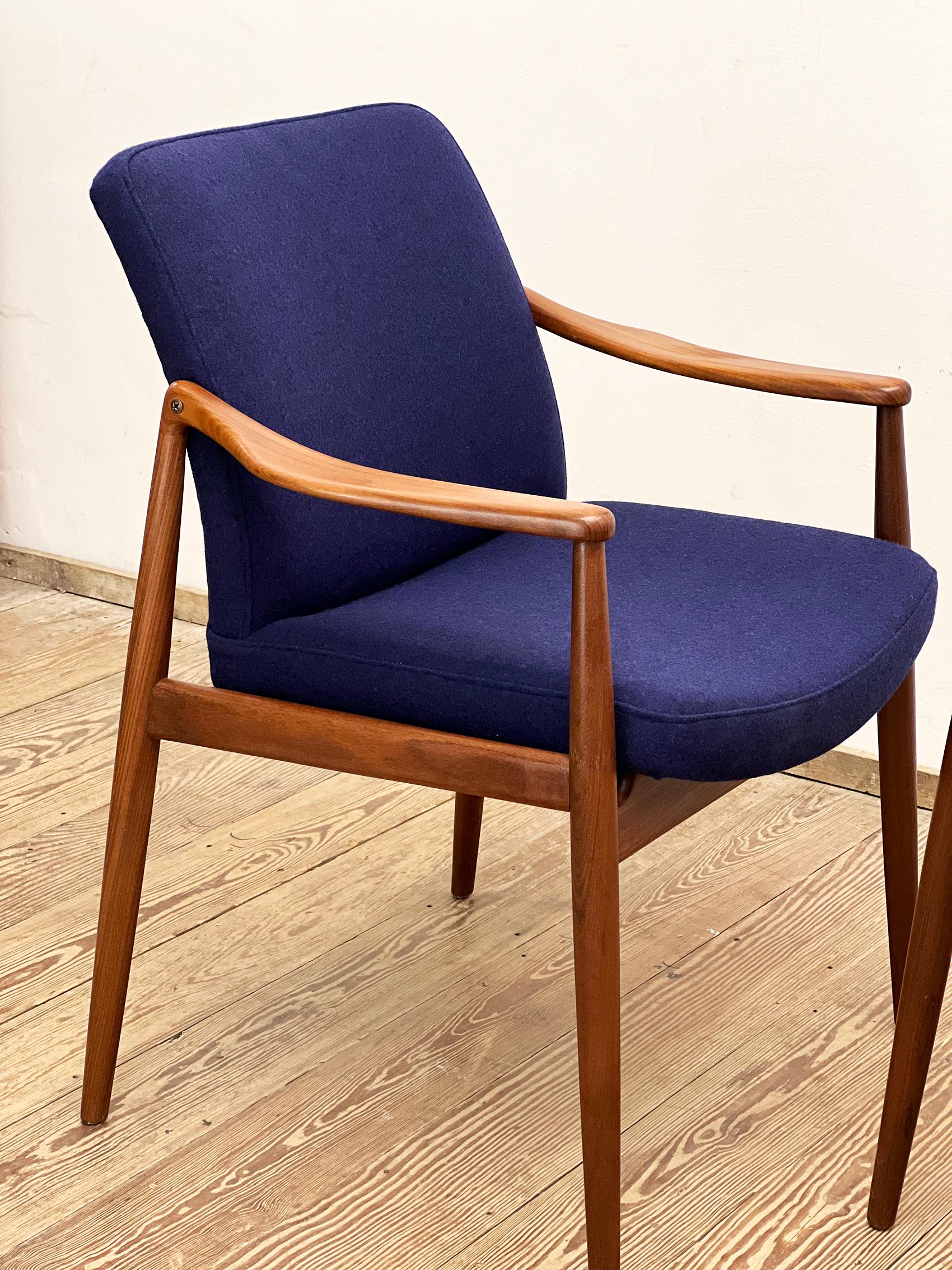 Two Mid-Century Modern Teak Armchairs by Hartmut Lohmeyer for Wilkhahn, 1950s For Sale 3