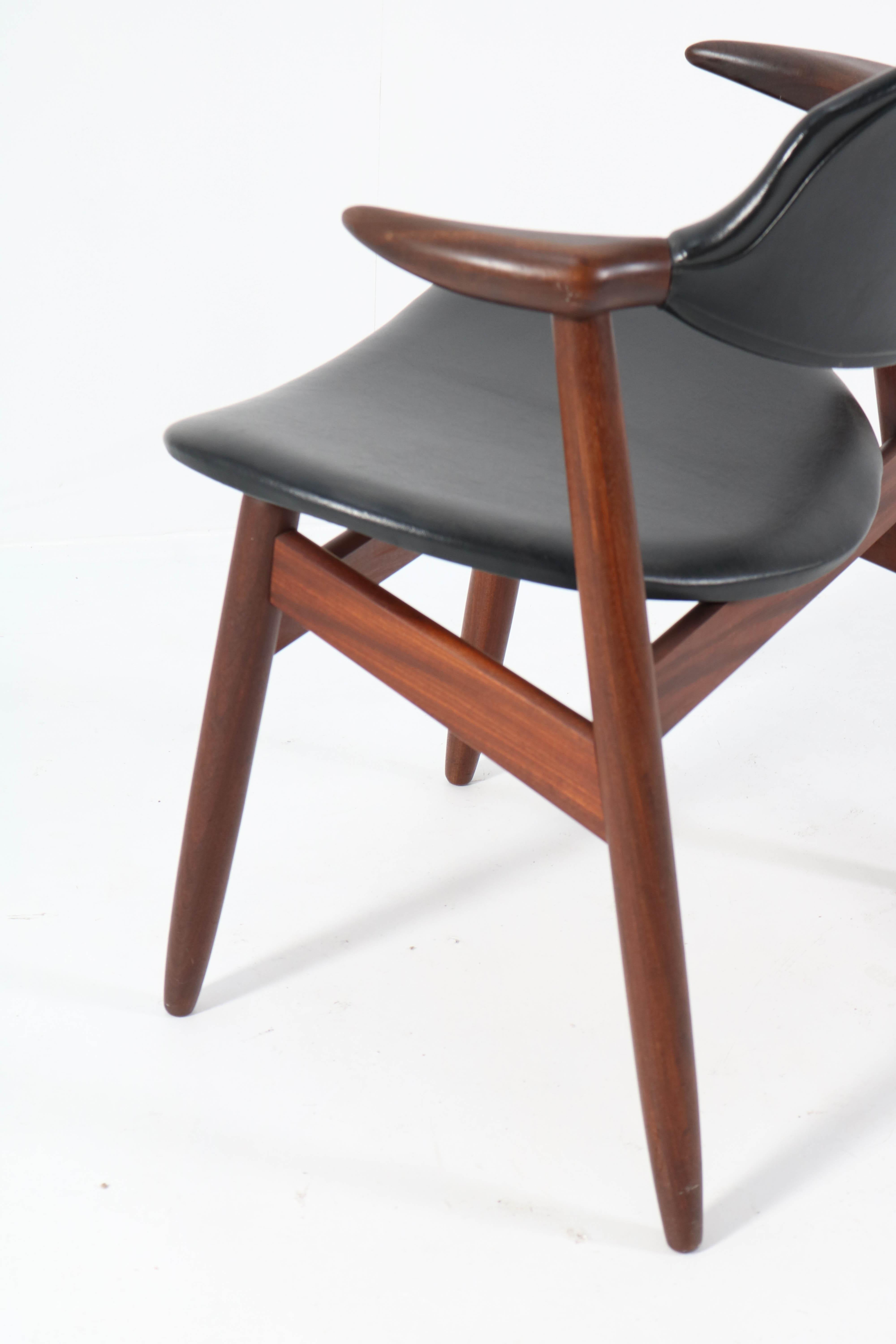 Two Mid-Century Modern Teak Cowhorn Chairs by Tijsseling for Hulmefa, 1960s For Sale 9