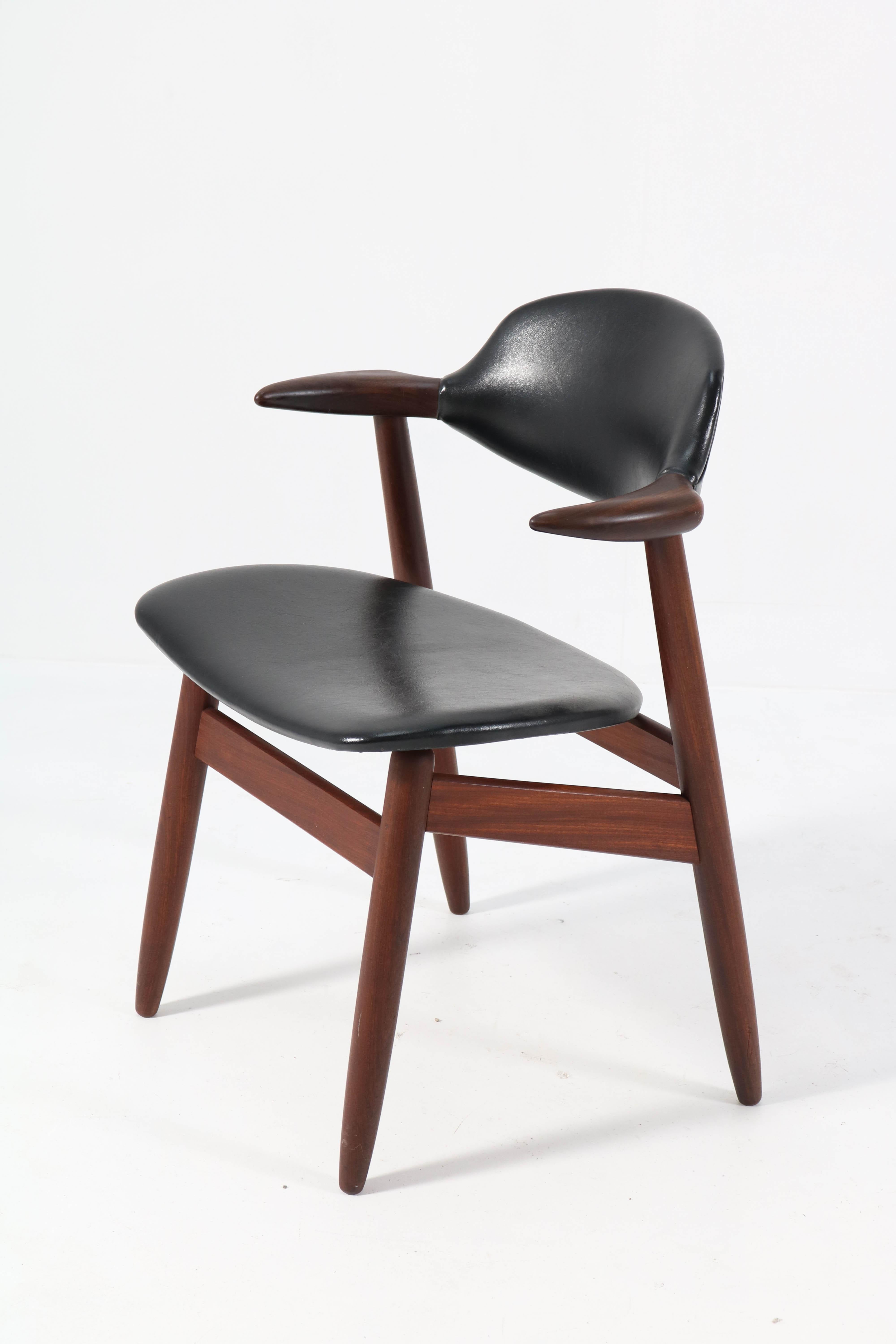 Two Mid-Century Modern Teak Cowhorn Chairs by Tijsseling for Hulmefa, 1960s For Sale 2