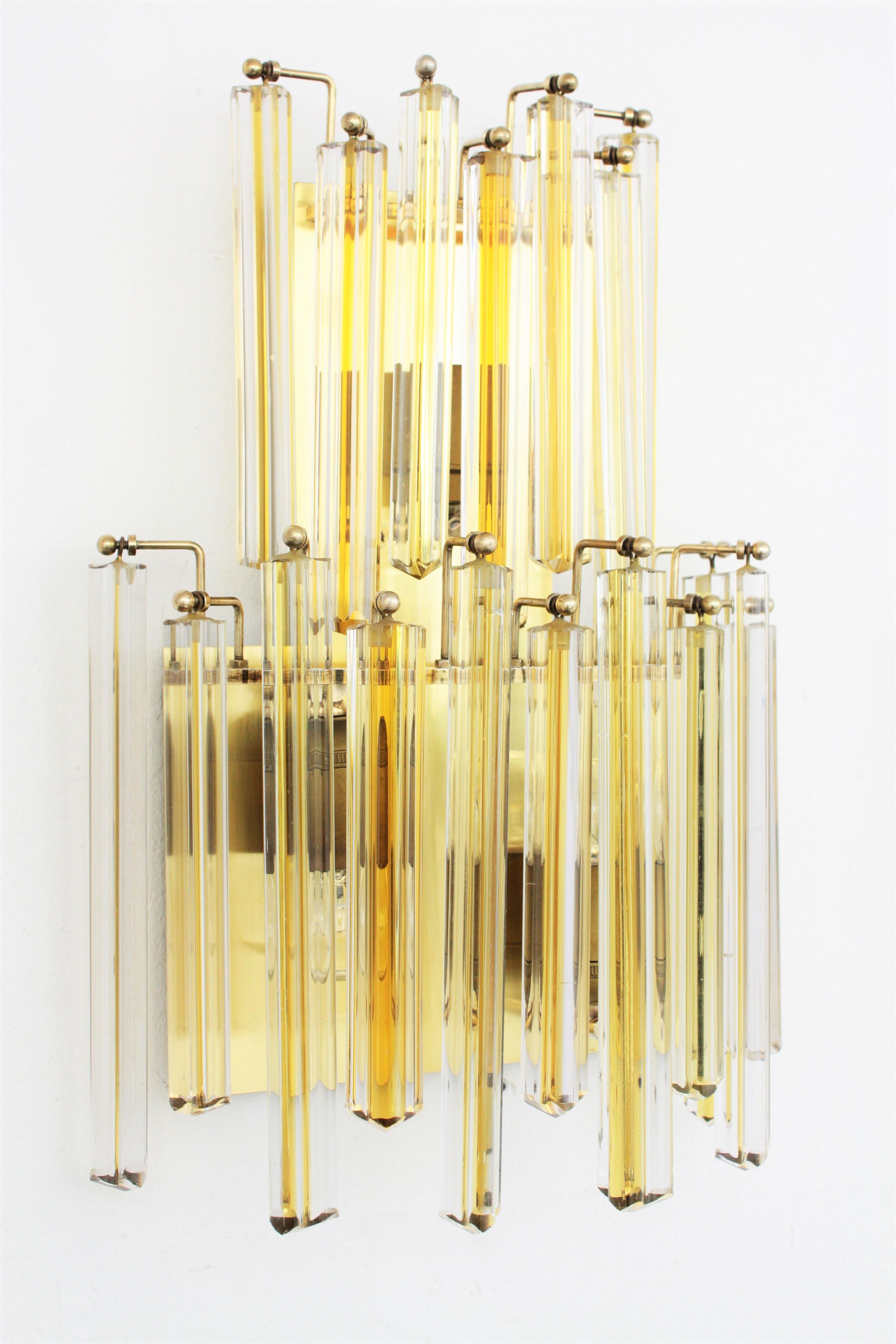 Mid-Century Modern Venini Murano Triedri Wall Lights in Clear and Yellow Glass, Set of Two For Sale