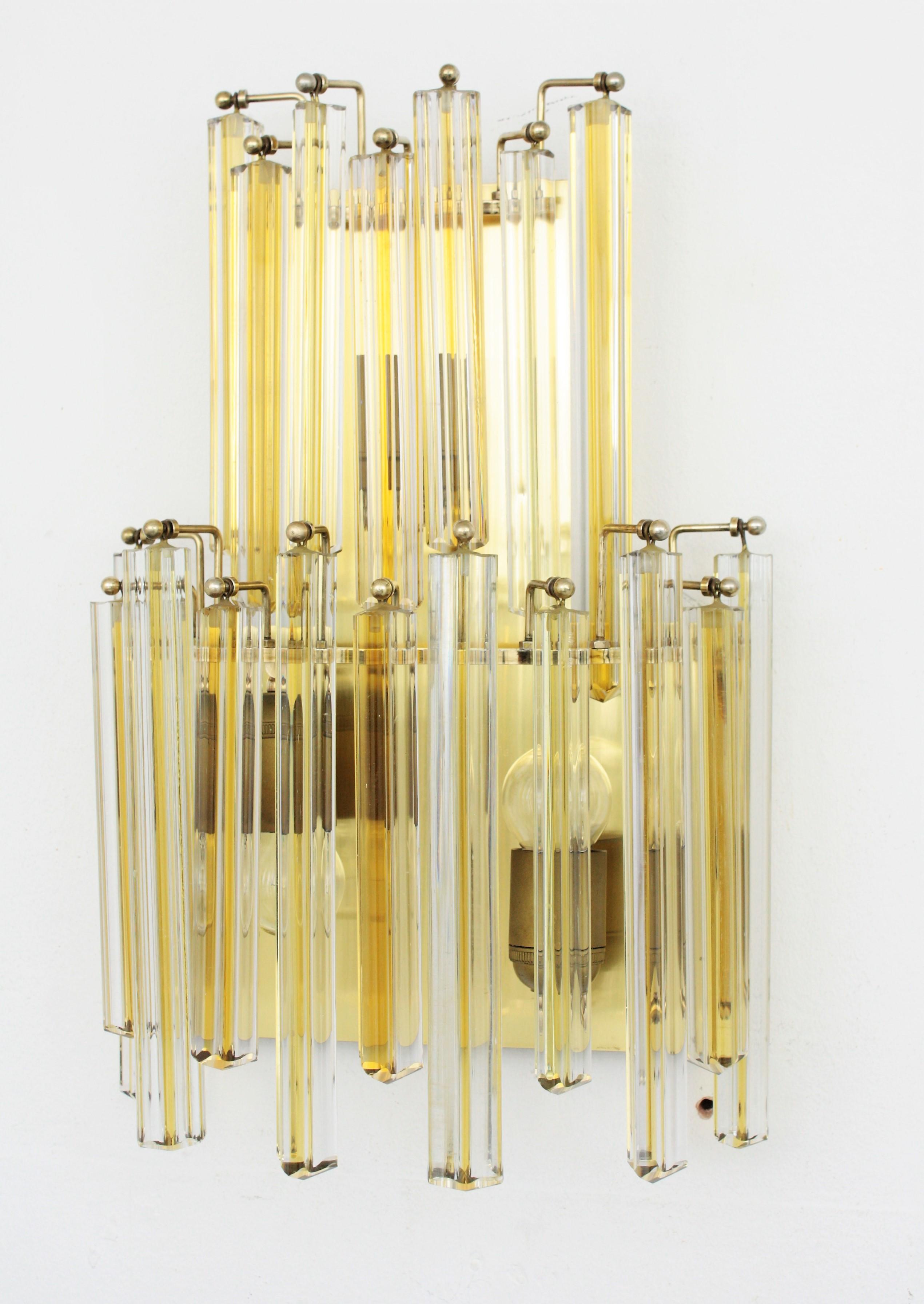 Polished Venini Murano Triedri Wall Lights in Clear and Yellow Glass, Set of Two For Sale