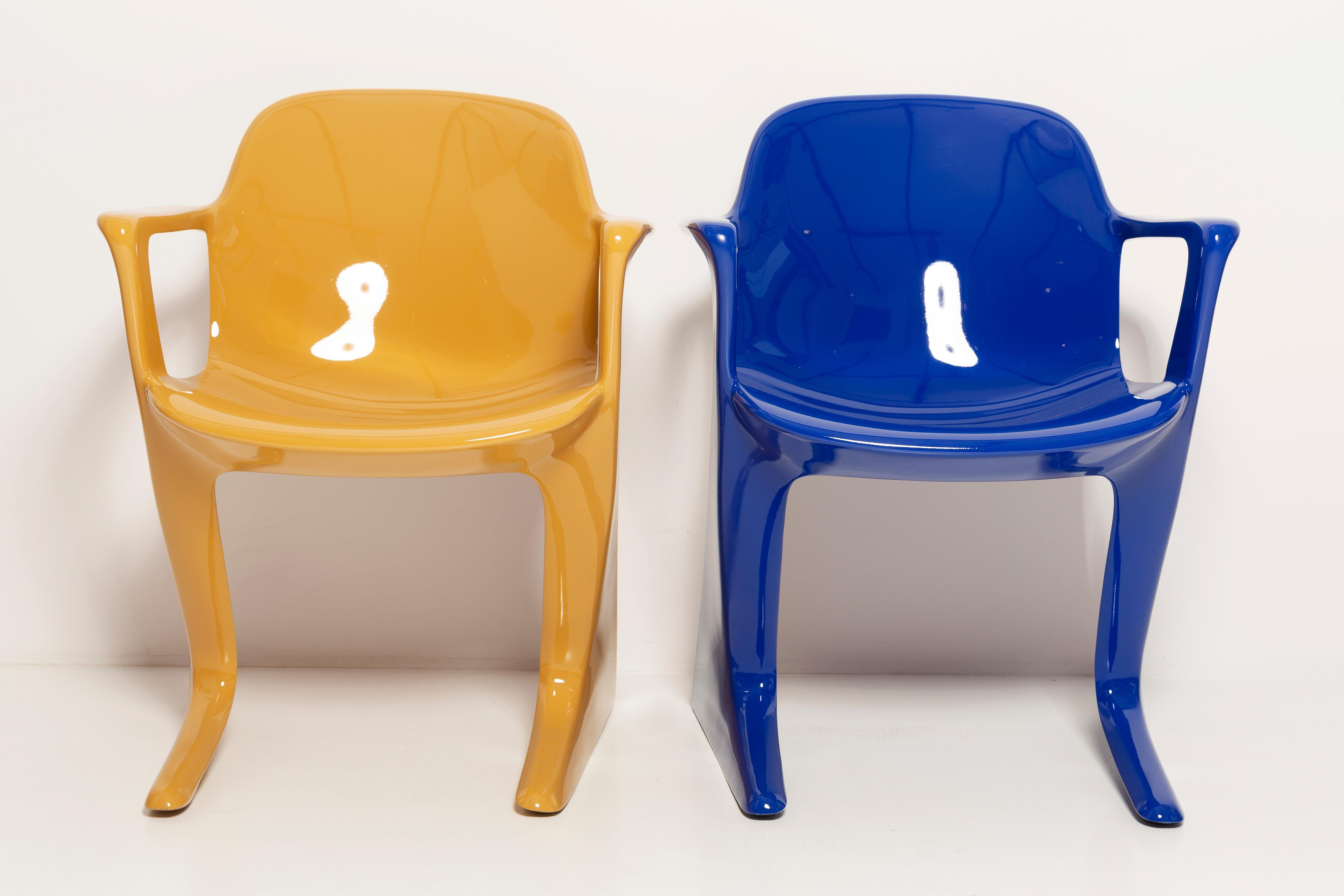 Two Mid-Century Mustard and Blue Kangaroo Chairs Ernst Moeckl, Germany, 1968 In Excellent Condition For Sale In 05-080 Hornowek, PL