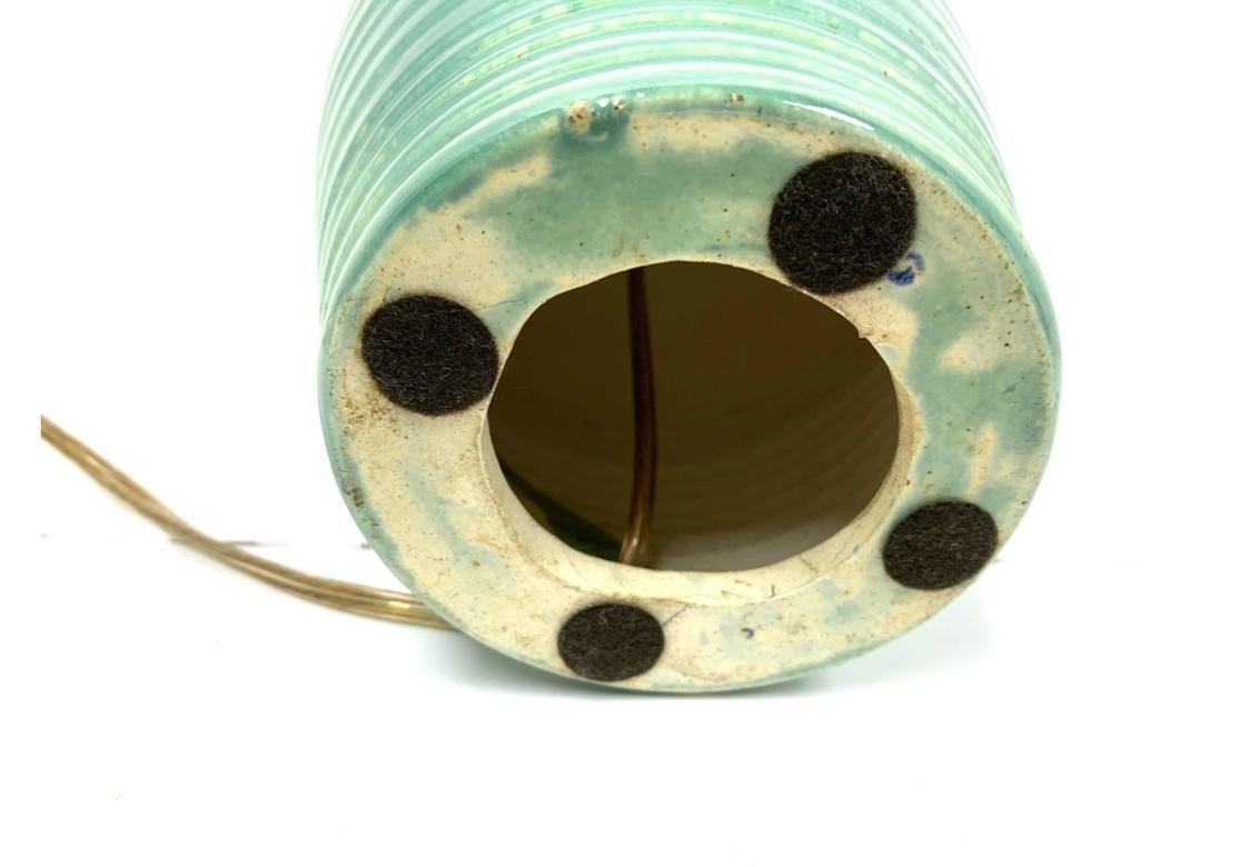 Dos lámparas de sobremesa de cerámica de mediados de siglo Estadounidense en venta