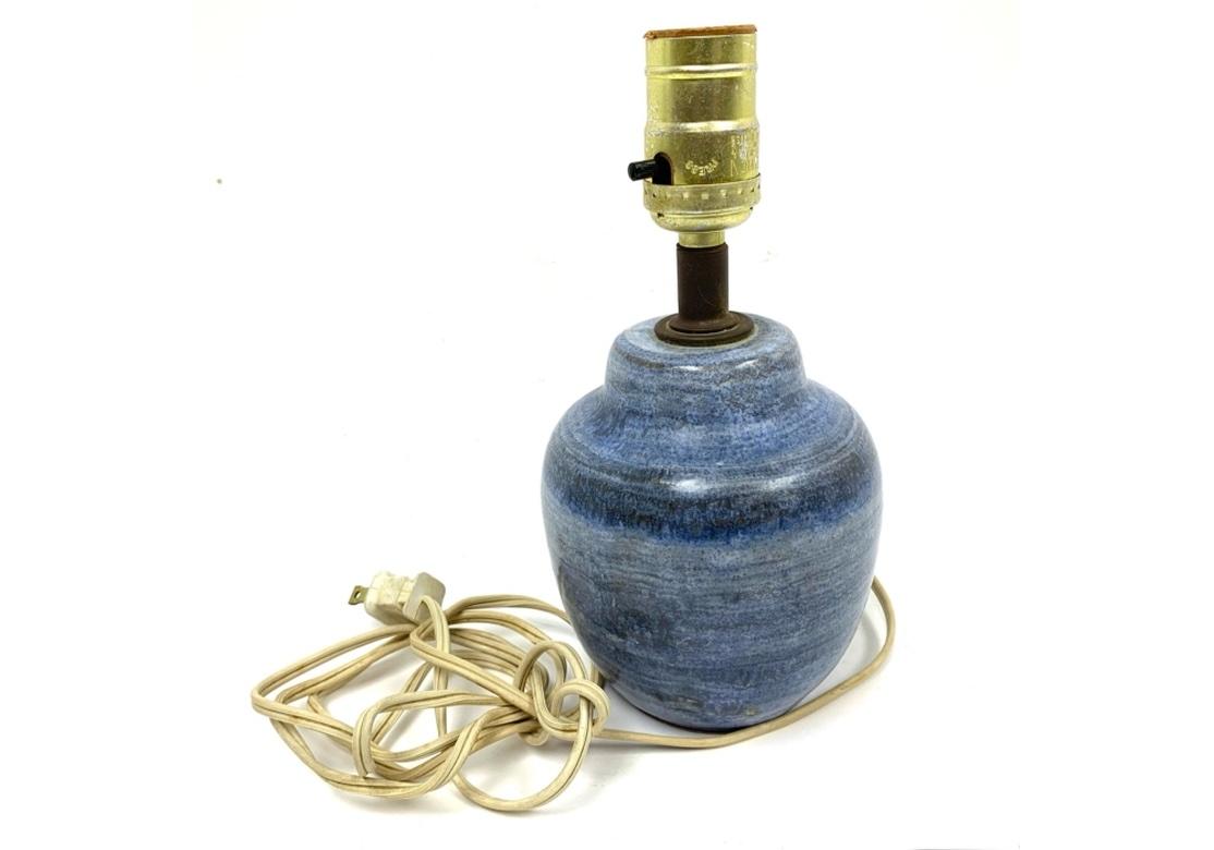 Dos lámparas de sobremesa de cerámica de mediados de siglo Alfarería en venta