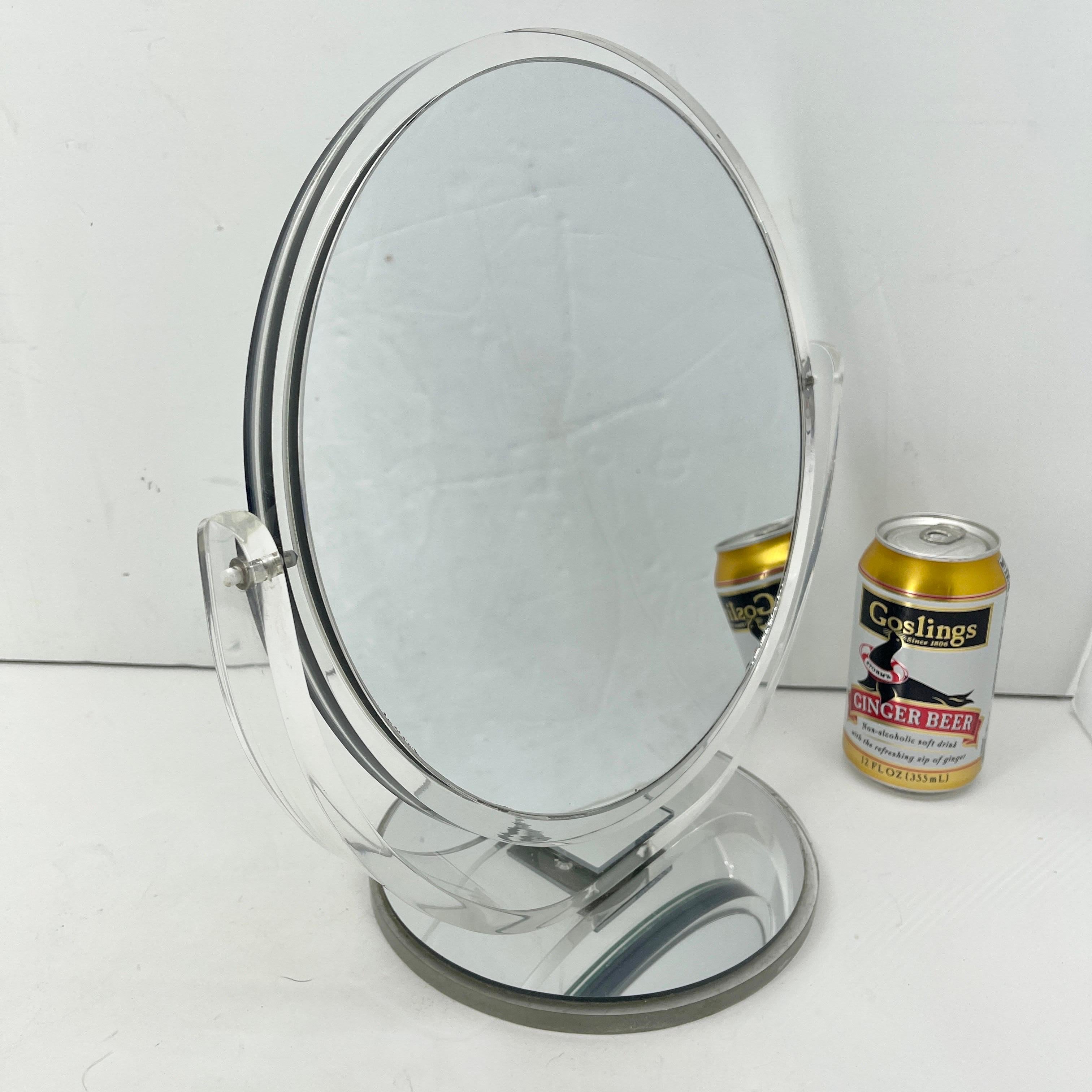Américain Deux miroirs de coiffeuse à deux faces en lucite de style mi-siècle moderne en vente