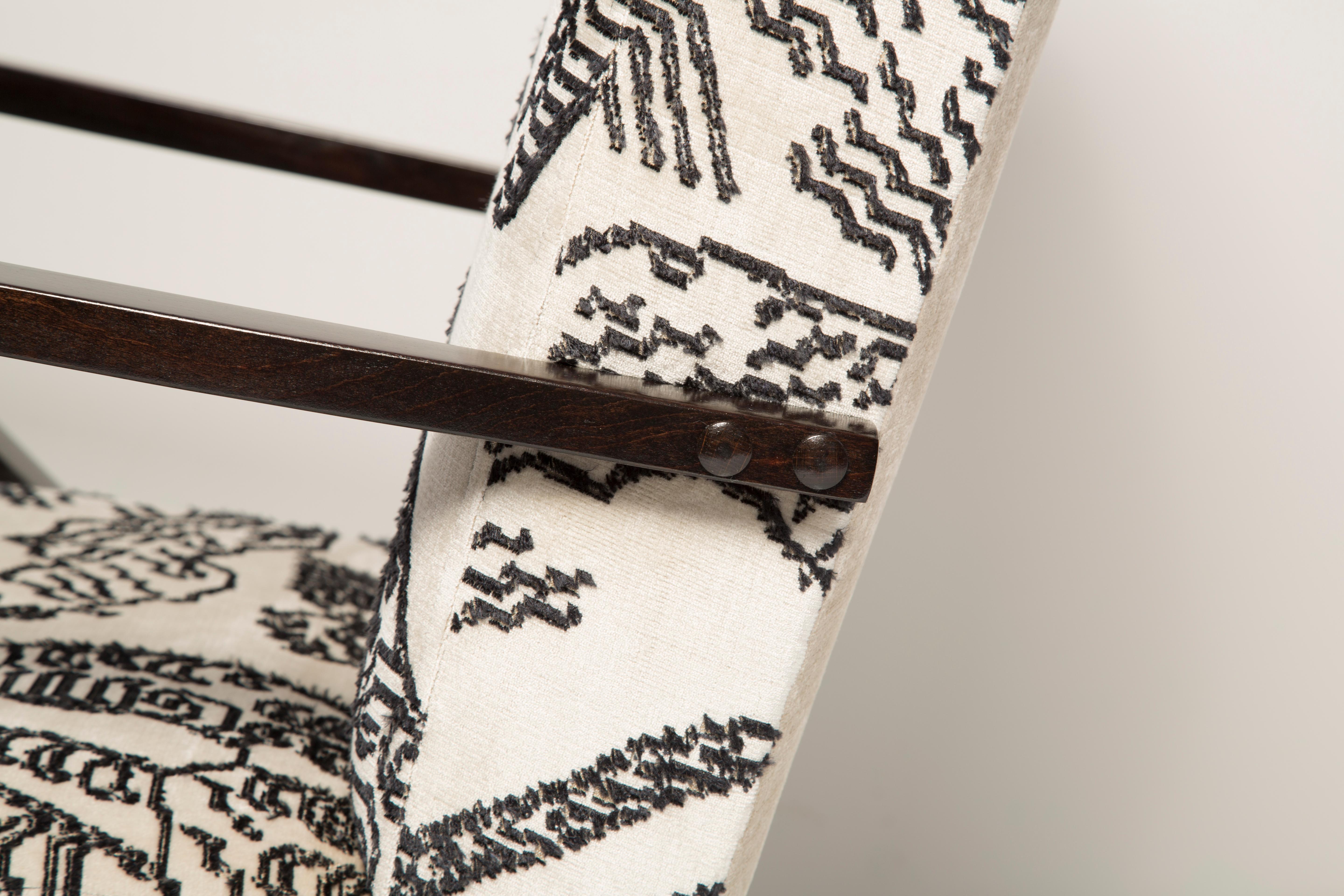Due poltrone Zet di metà secolo, Tiger Mountain Jacquard di Dedar, anni '70, Europa in vendita 6