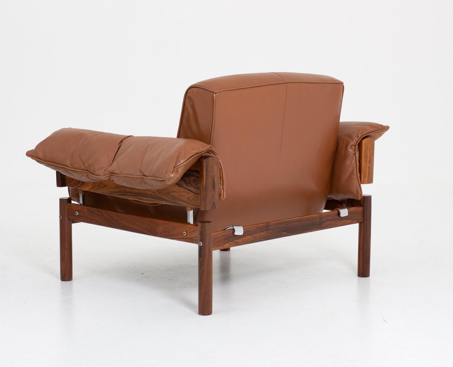 20th Century Two Midcentury Brazilian Lounge Chairs in Leather and Rosewood by Percival Lafer